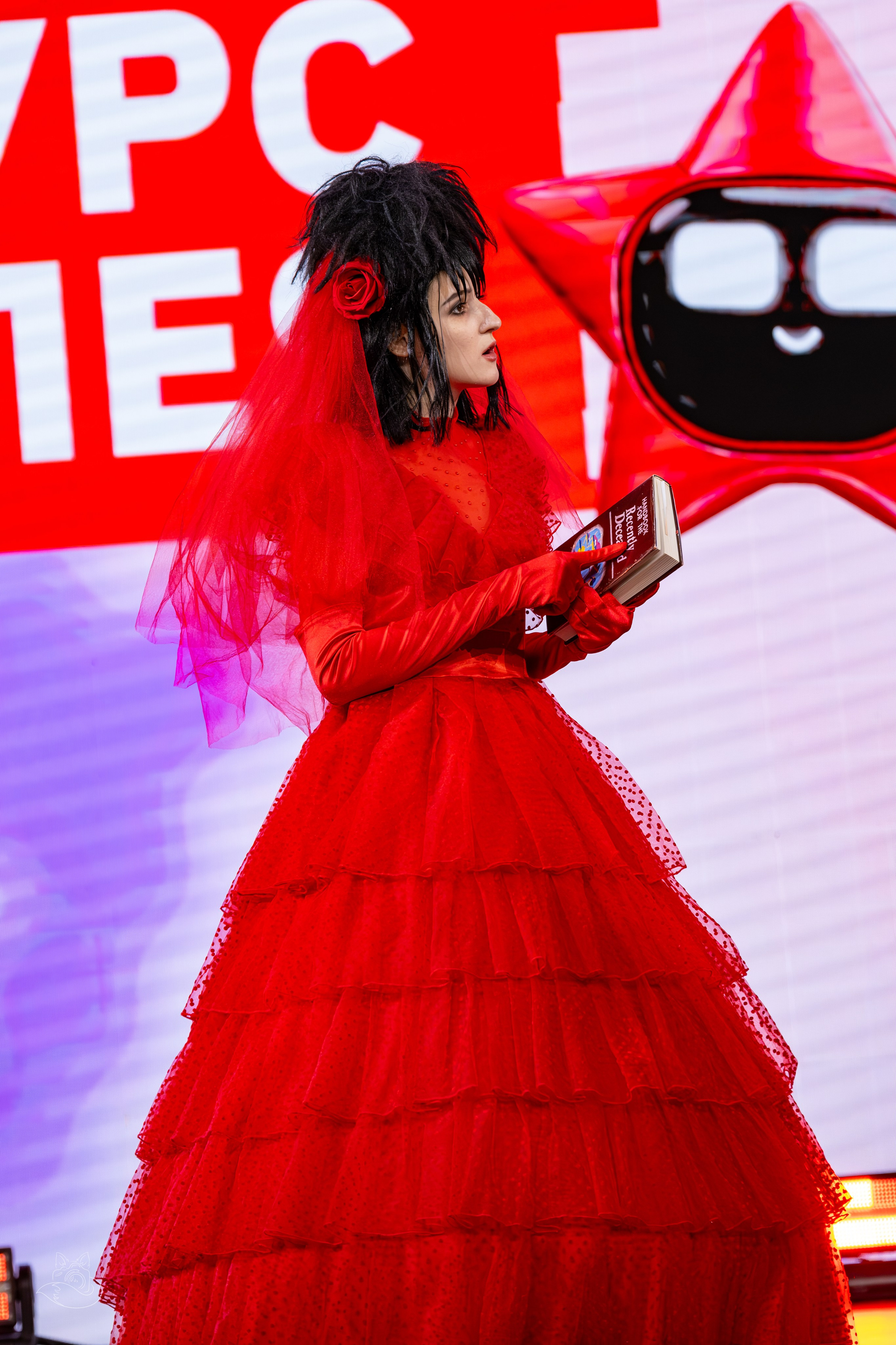 Сцена РЭД ЭКСПО 2024. Косплей фотограф