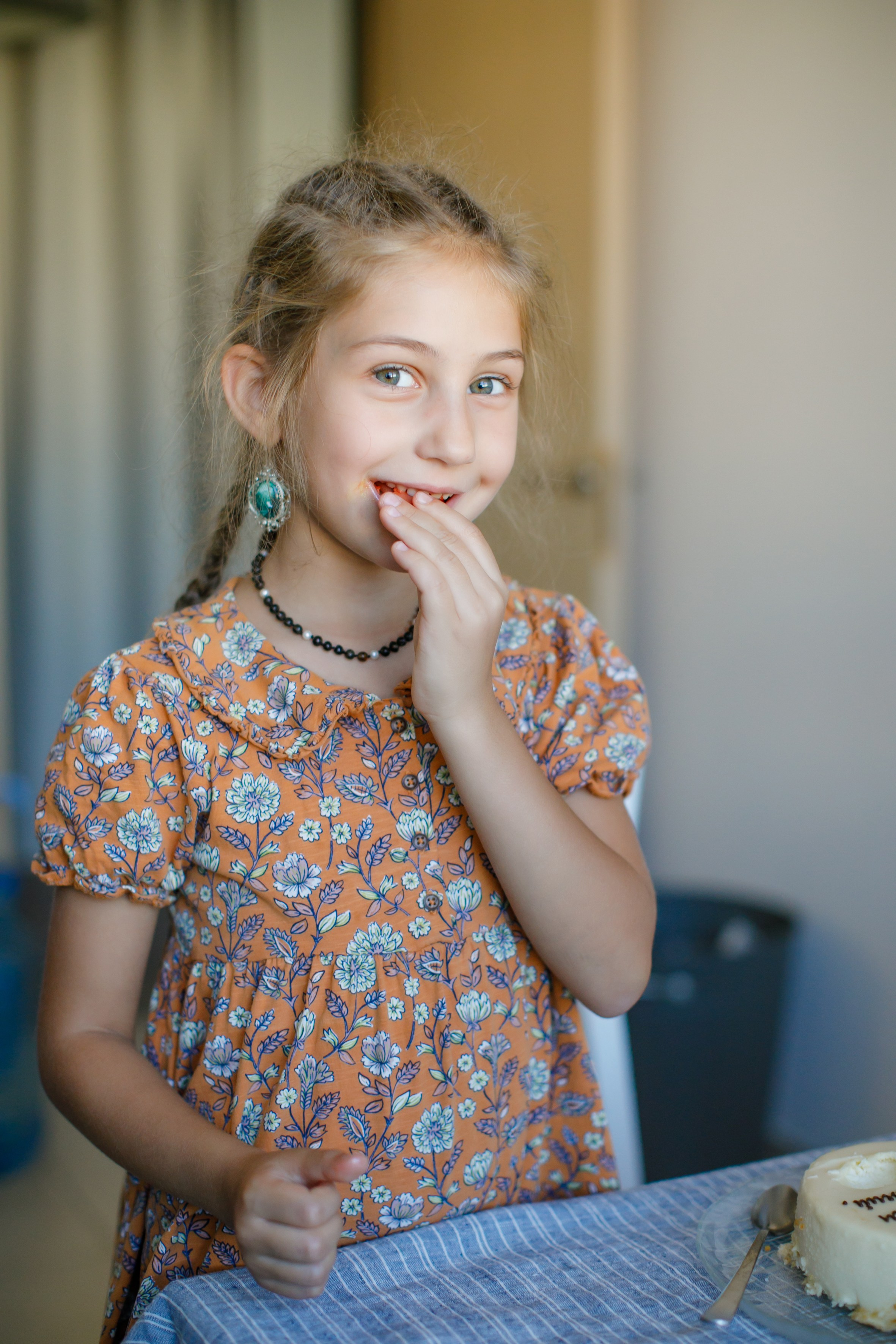 Первоклашка. Как Нюсю в школу провожали. Школьные альбомы, Семейные съемки, Портреты, Фотограф Елена Кузнецова