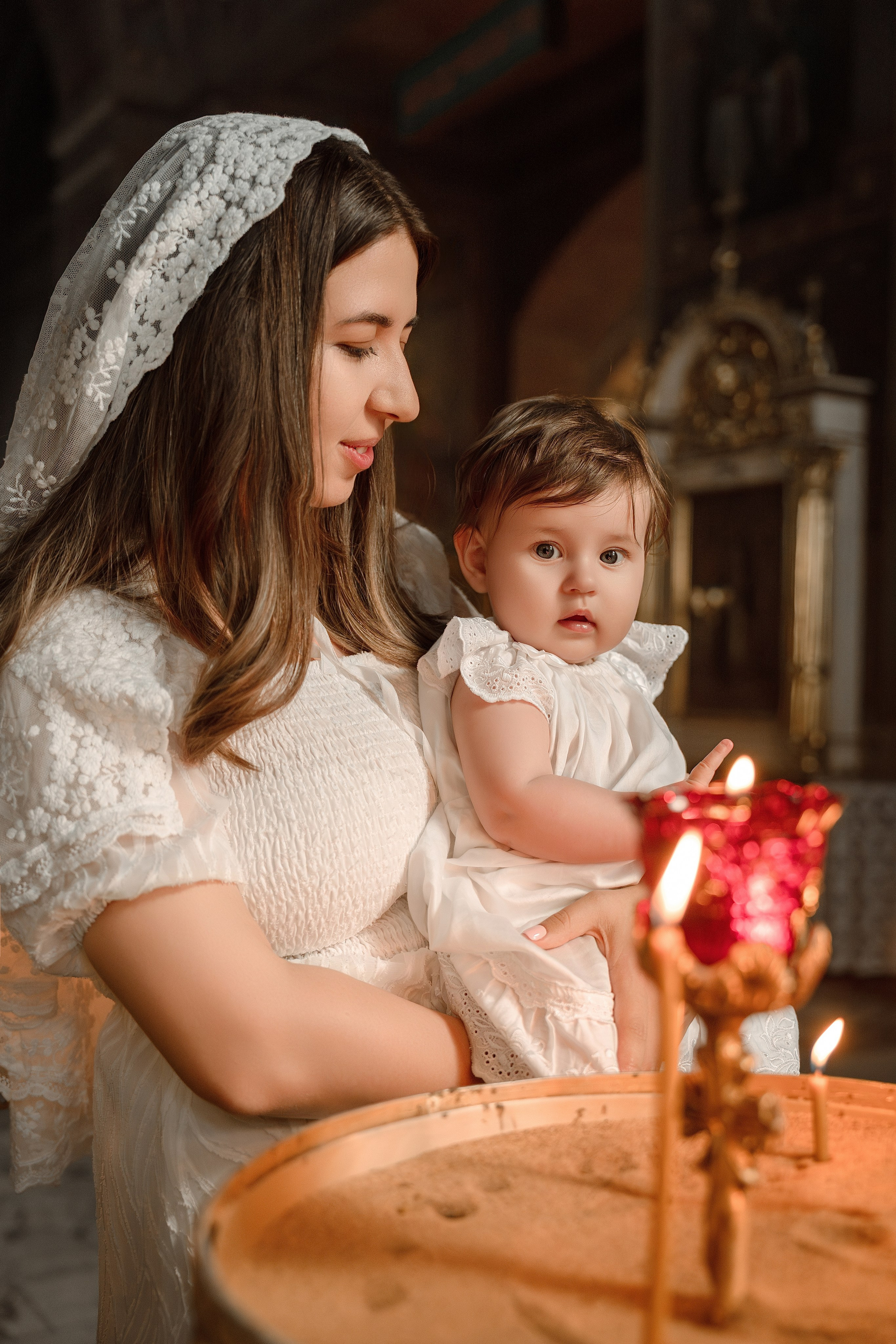 Крещение Вареньки в Храме Воскресения Словущего в Даниловской Слободе. Фото- и видеосъёмка крещения и венчания. Фотограф на крещение Москва