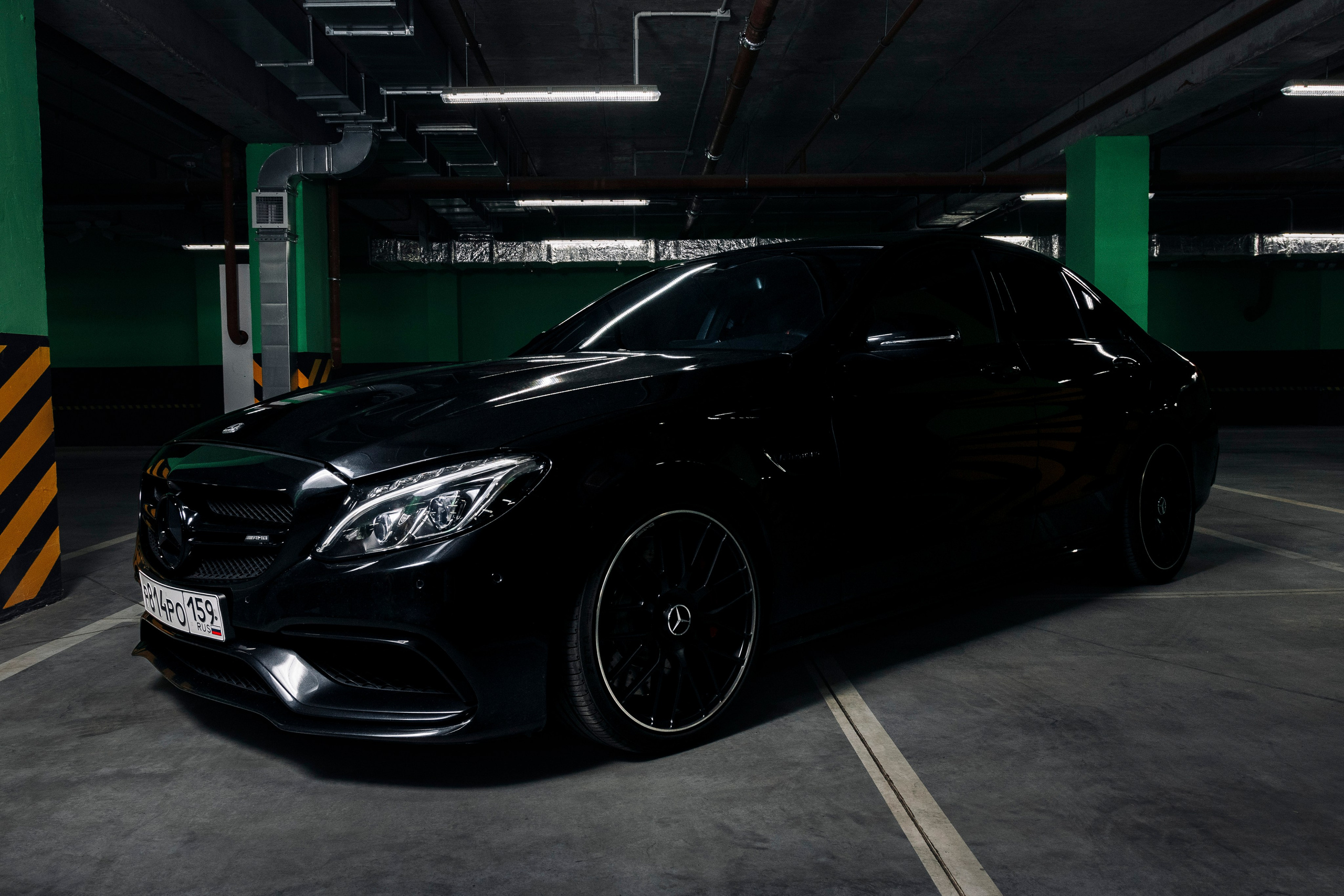 Mercedes-Benz C 63 AMG S. Портретный фотограф Москва Белогорцев Сергей