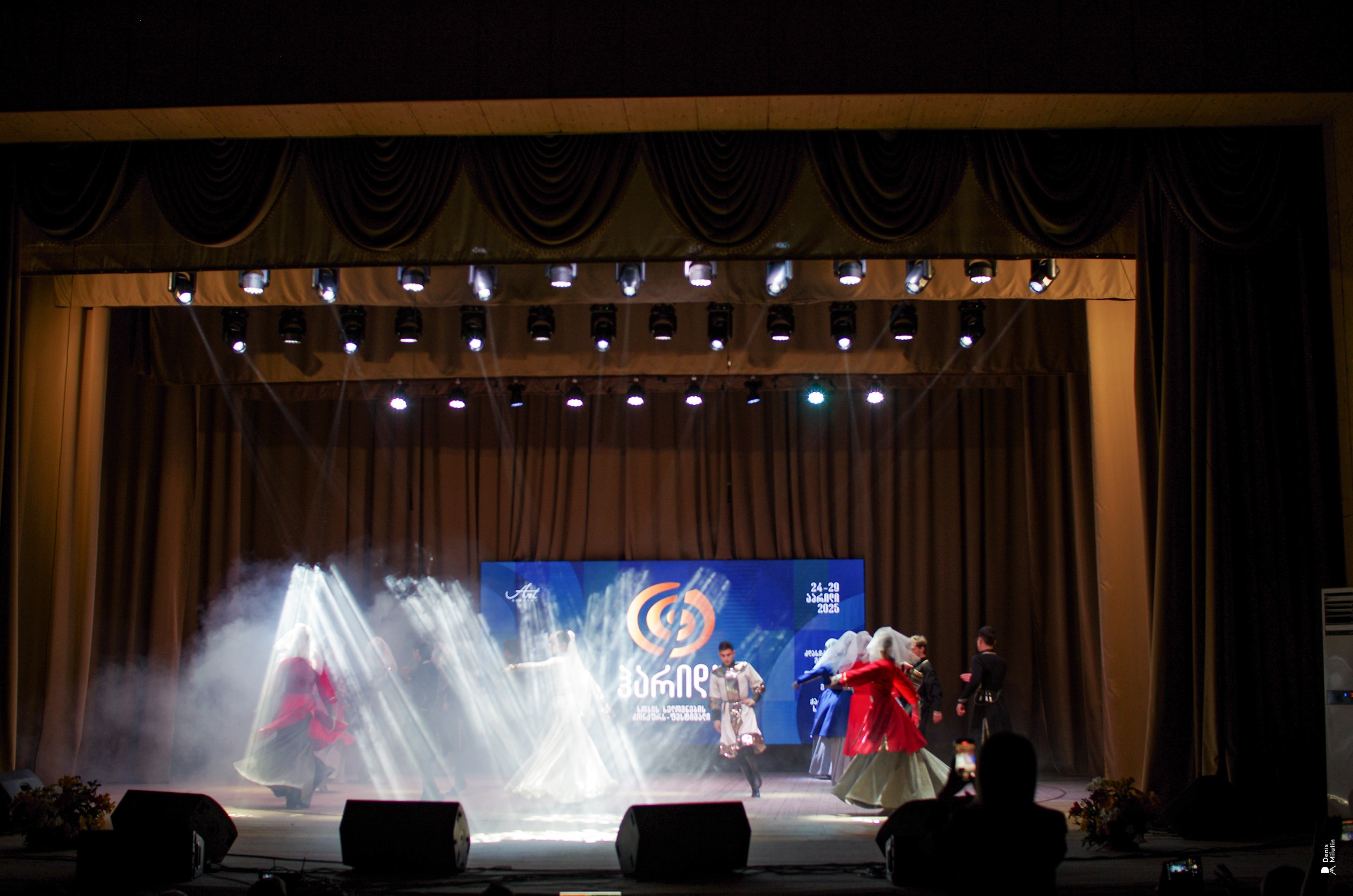 Танцы в Хоби. Портретный фотограф Денис Милютин