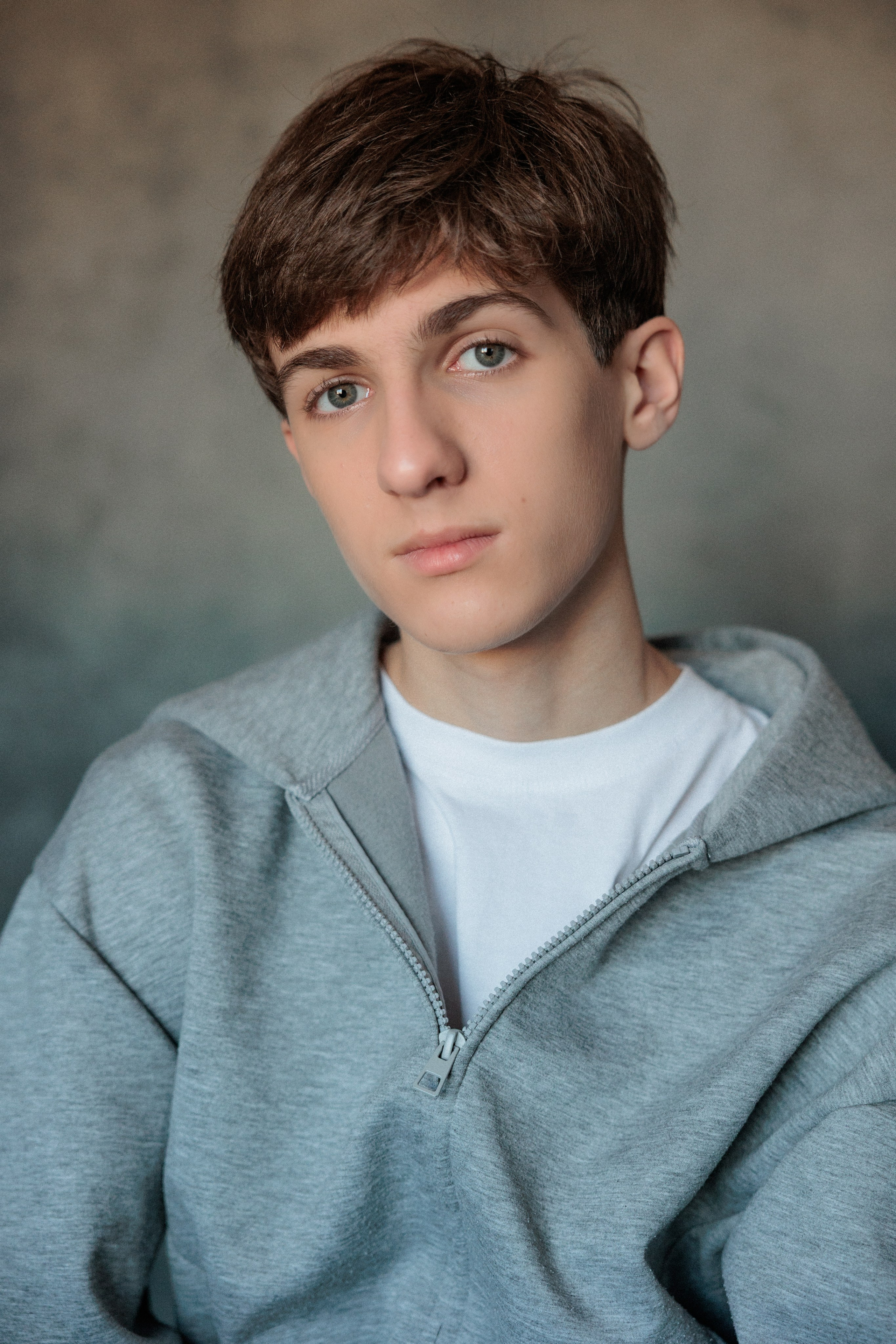 АРТЁМ. Я фотограф из Москвы к Вашим услугам