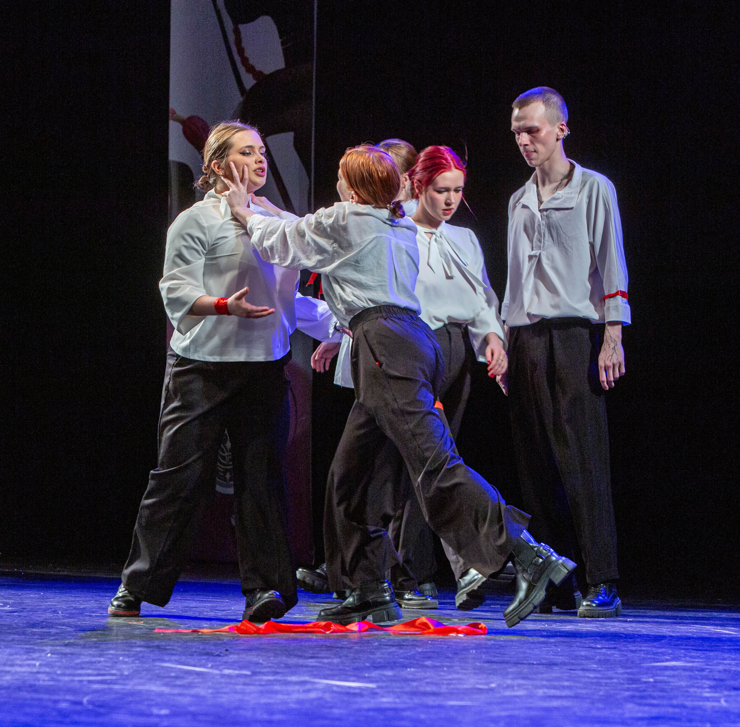 DANCE. Фотограф для маркетплейсов Михаил Бове