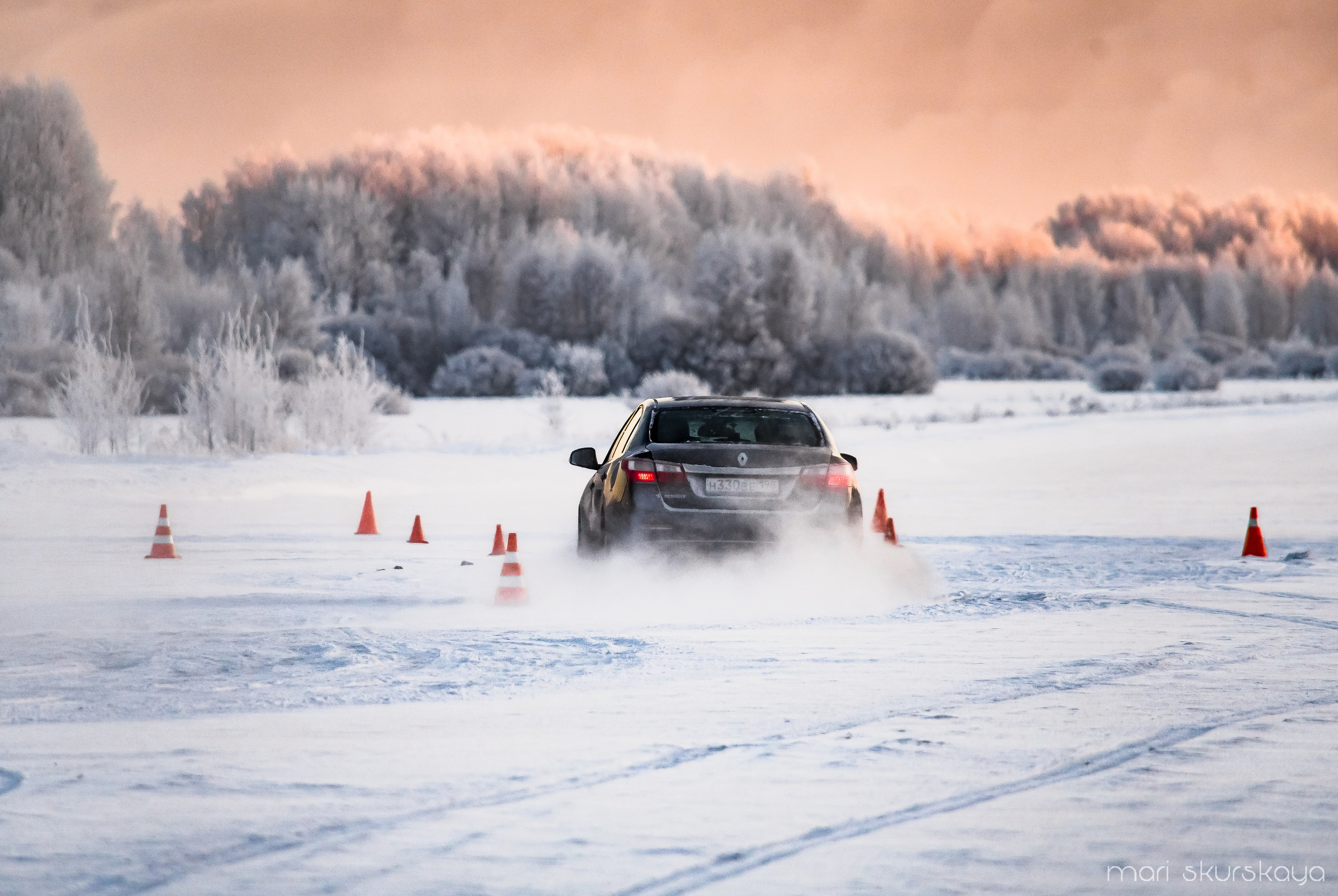 Контраварийная практика вождения автомобиля. Мотофотограф в Санкт-Петербурге Мария Скурская