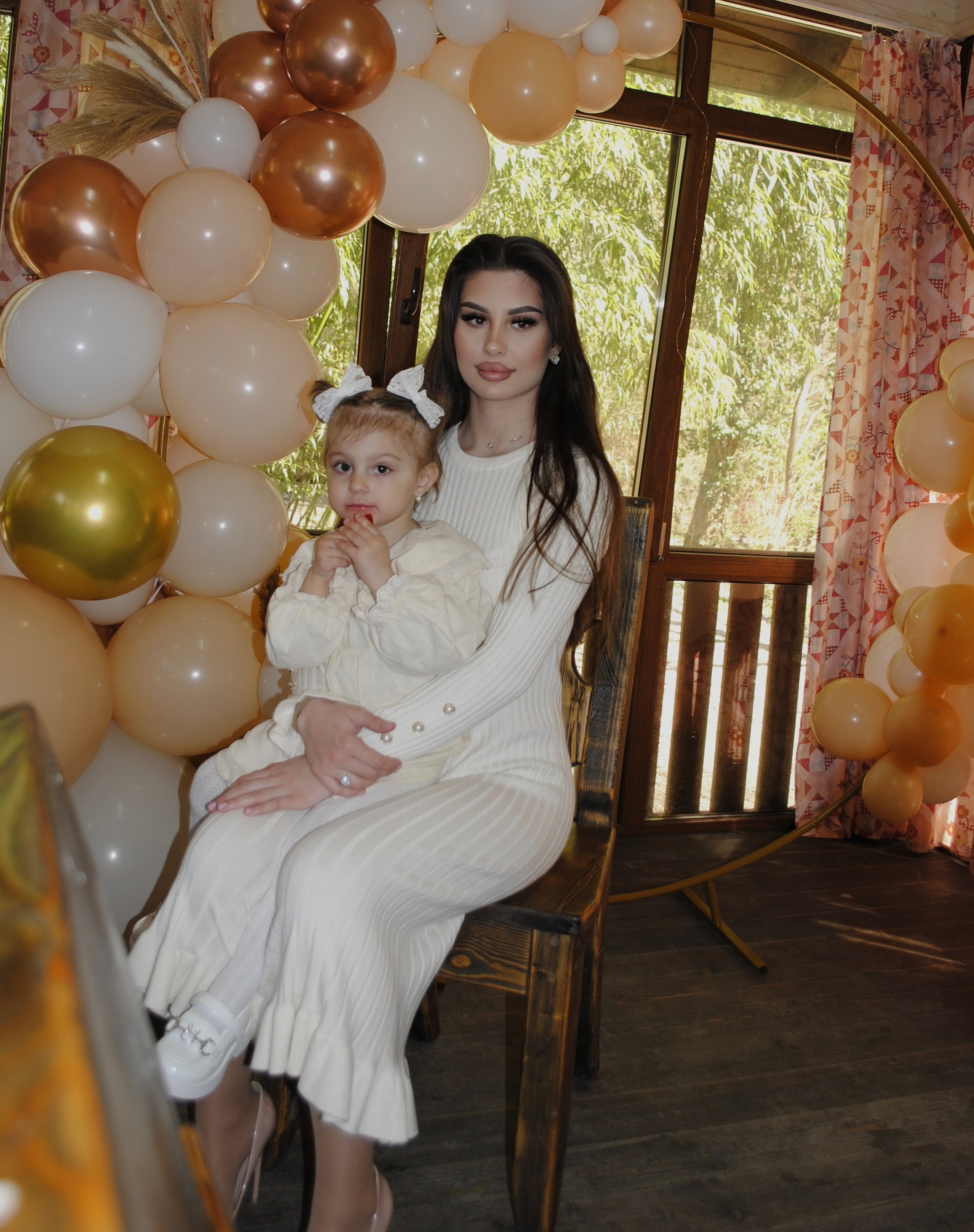 Настя Сьемка в кафе. Фотограф Мария Мусаелян