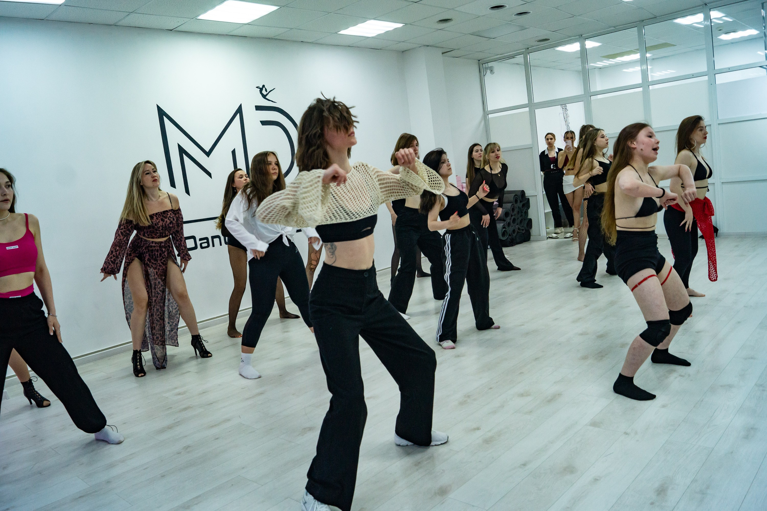 Съемка для студии танцев. Разноплановый фотограф в Москве