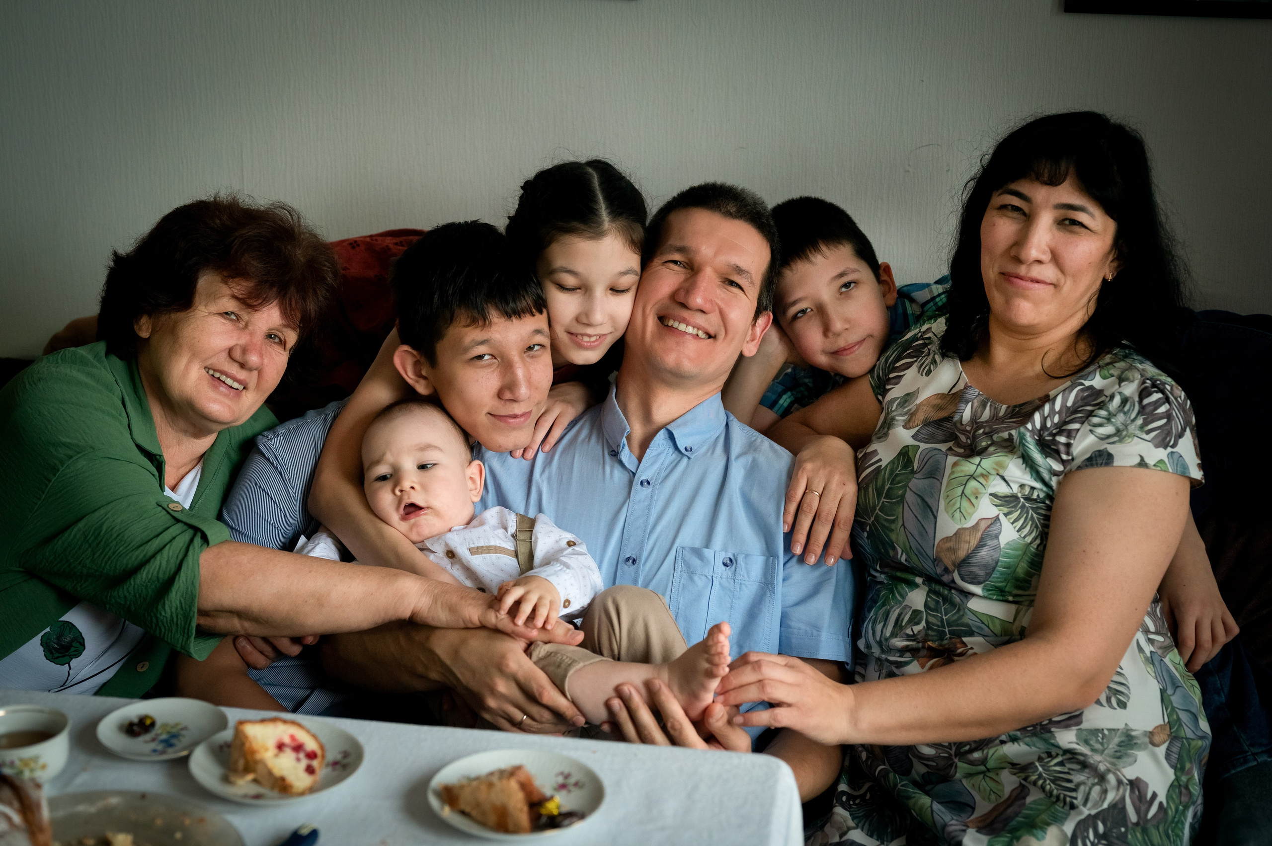 Родители с новорожденным малышом. Фотограф новорождённых, семейный, школьный в городе Калуге Евгения