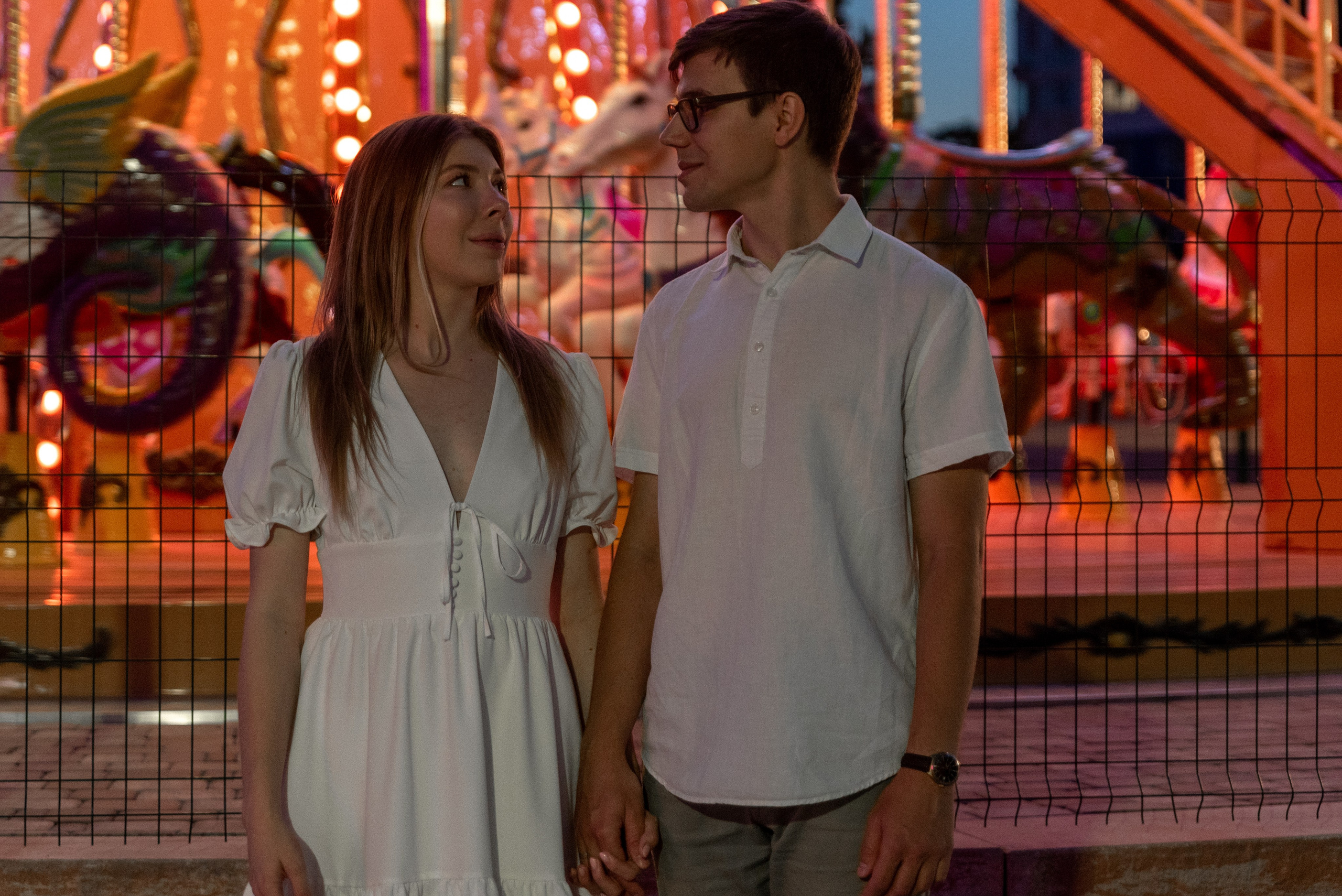 Love Story карусель. Аня и Никита. Фотограф Алеся Груздо Волгоград