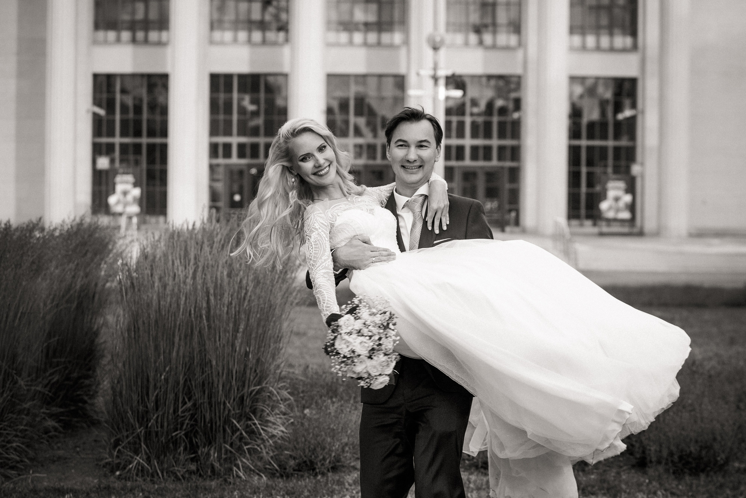 Свадебная фотосессия на ВДНХ. Свадебный и семейный фотограф в Москве и Подмосковье Лариса Козлова