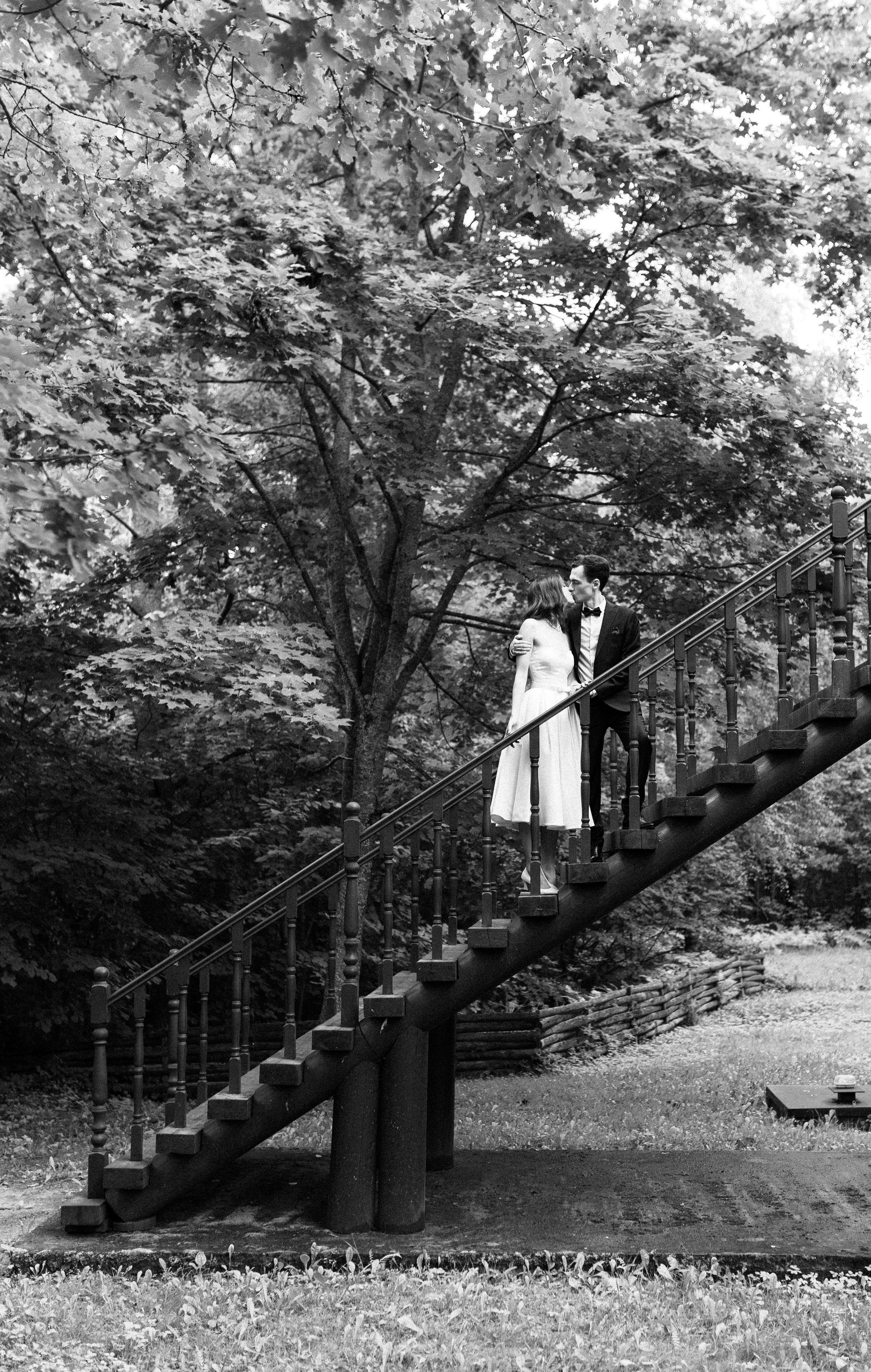 Прогулки во время свадебного банкета. Happiness is in the moments