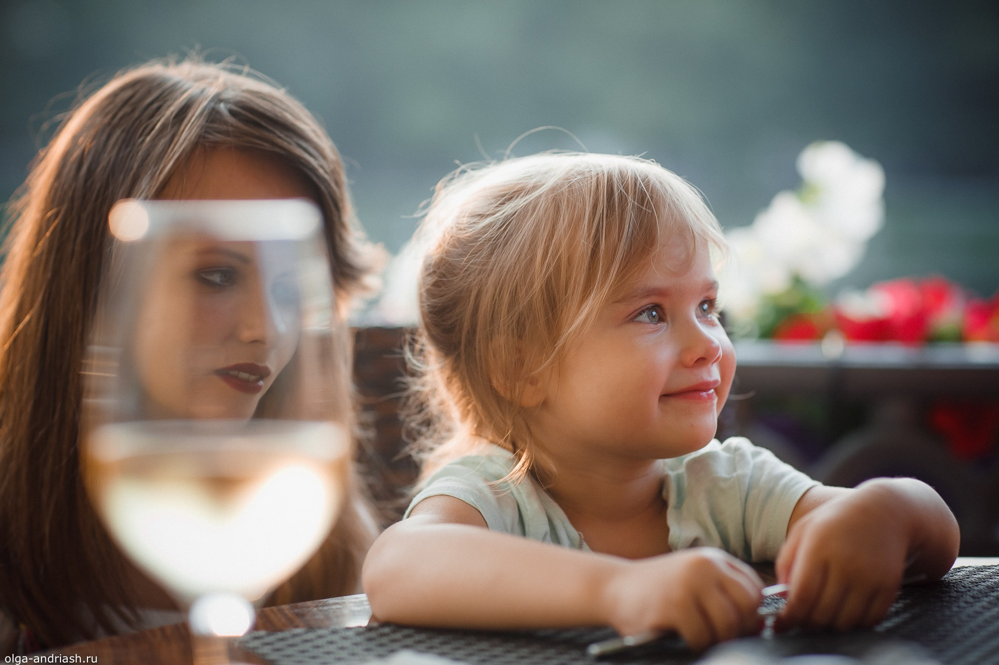 Прогулки на Патриарших прудах. Семейный, портретный и свадебный фотограф в Санкт-Петербурге и Москве