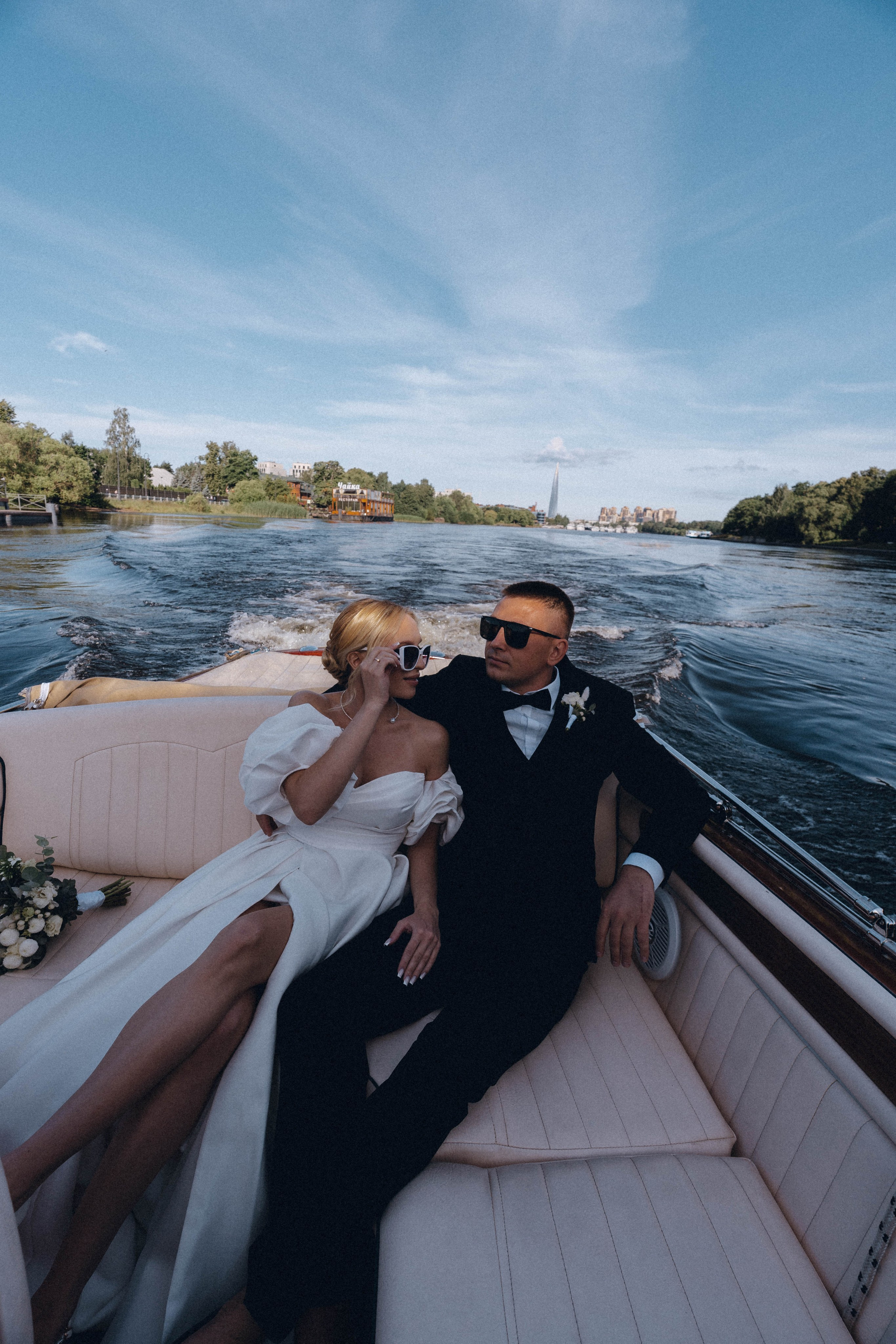 СВАДЕНБНАЯ СЬЕМКА НА КАТЕРЕ ПО КАНАЛАМ САНКТ-ПЕТЕРБУРГА И В АКВАТОРИИ НЕВЫ. Профессиональный фотограф, Санкт-Петербург — Виктория Богомолова