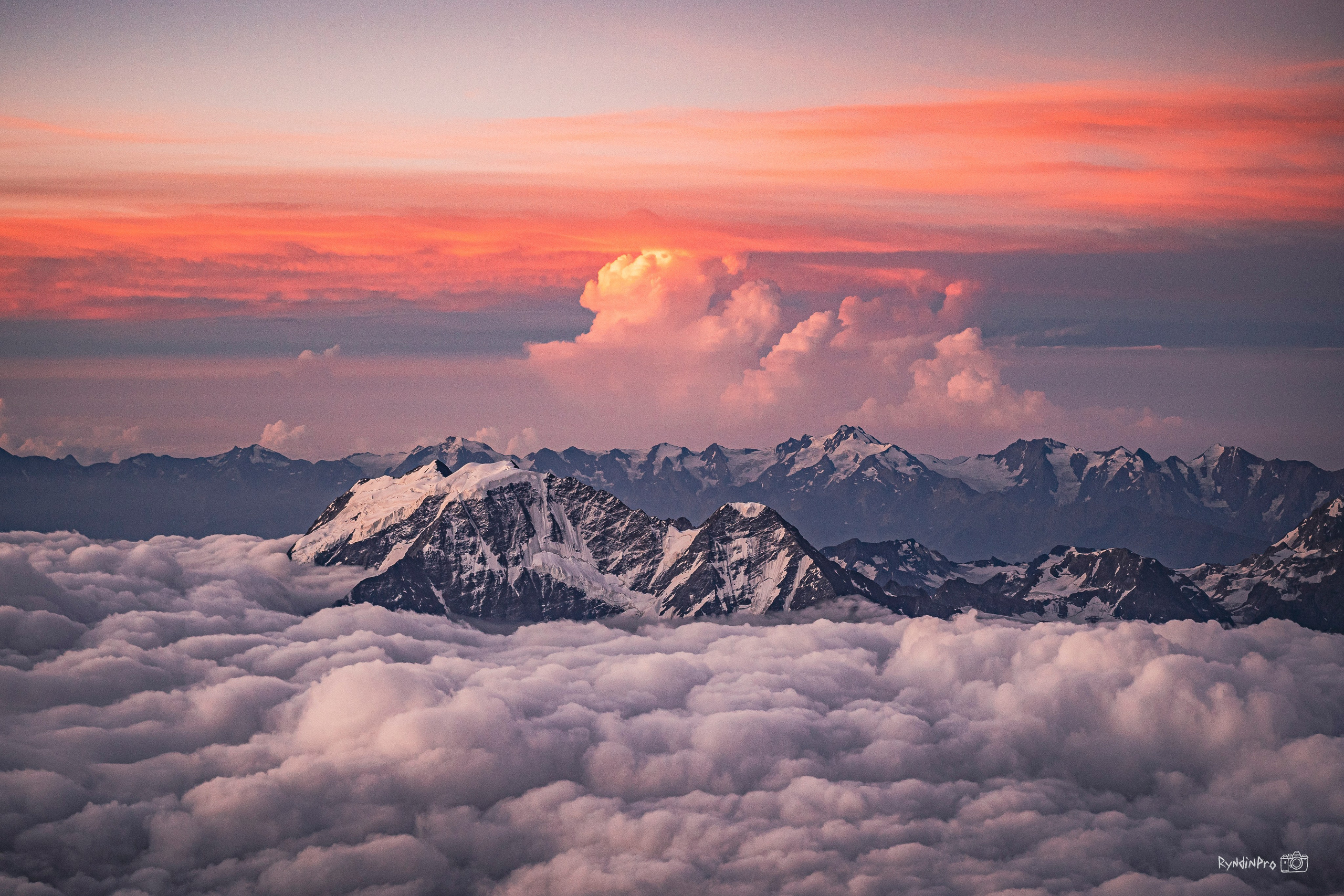 Восхождение на Эльбрус 26 августа 2023 Стремление. Репортажный фотограф в Краснодаре Рындин Дмитрий