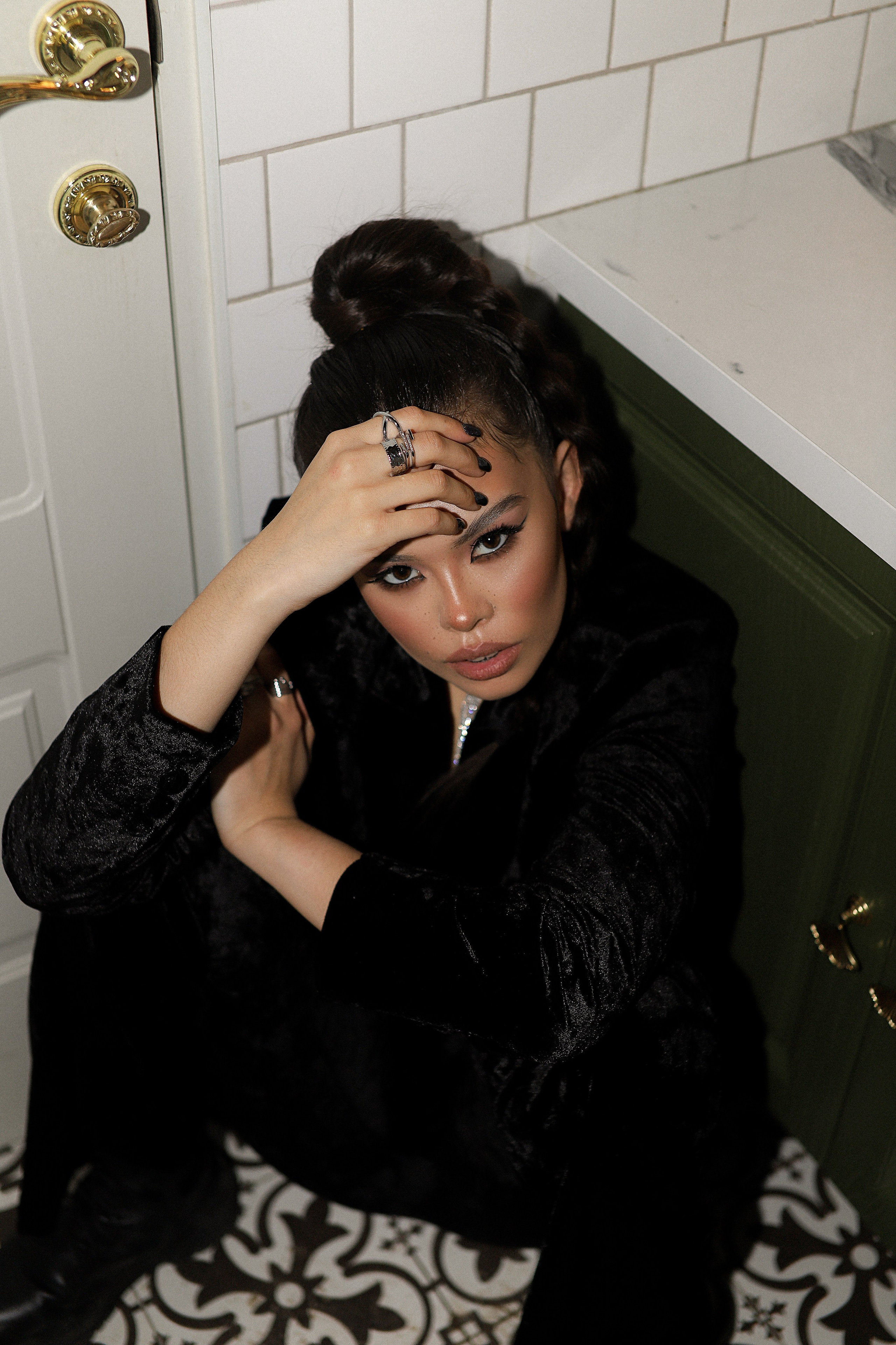 Надя, съемка в кофейне