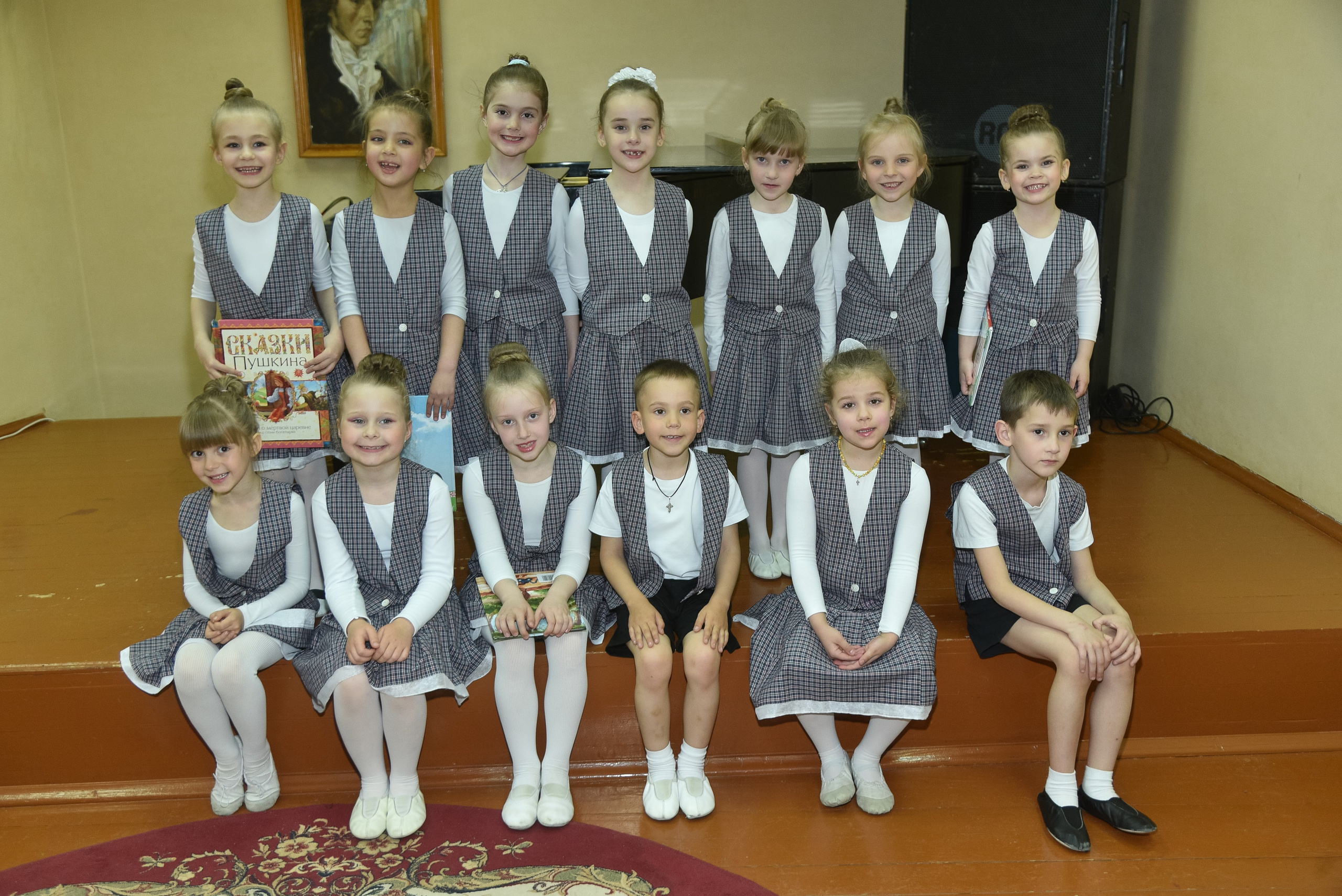 Выпускной 2025, детский центр «Самовар». Фотограф Олег Юршевич Солигорск Минск