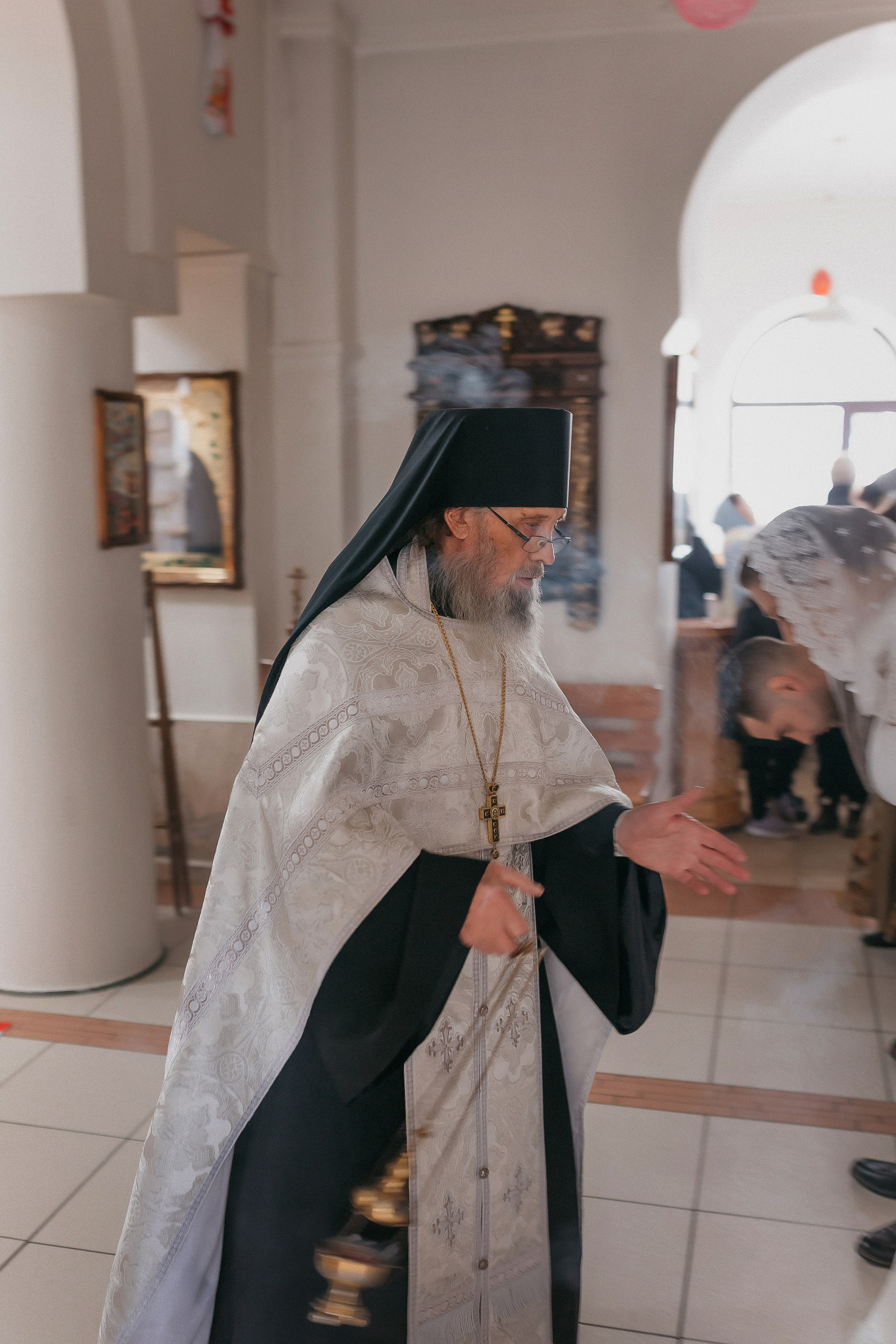 Венчание Анастасии и Вячеслава. Храм Лазаря Четверодневного. Семейный фотограф в Сургуте