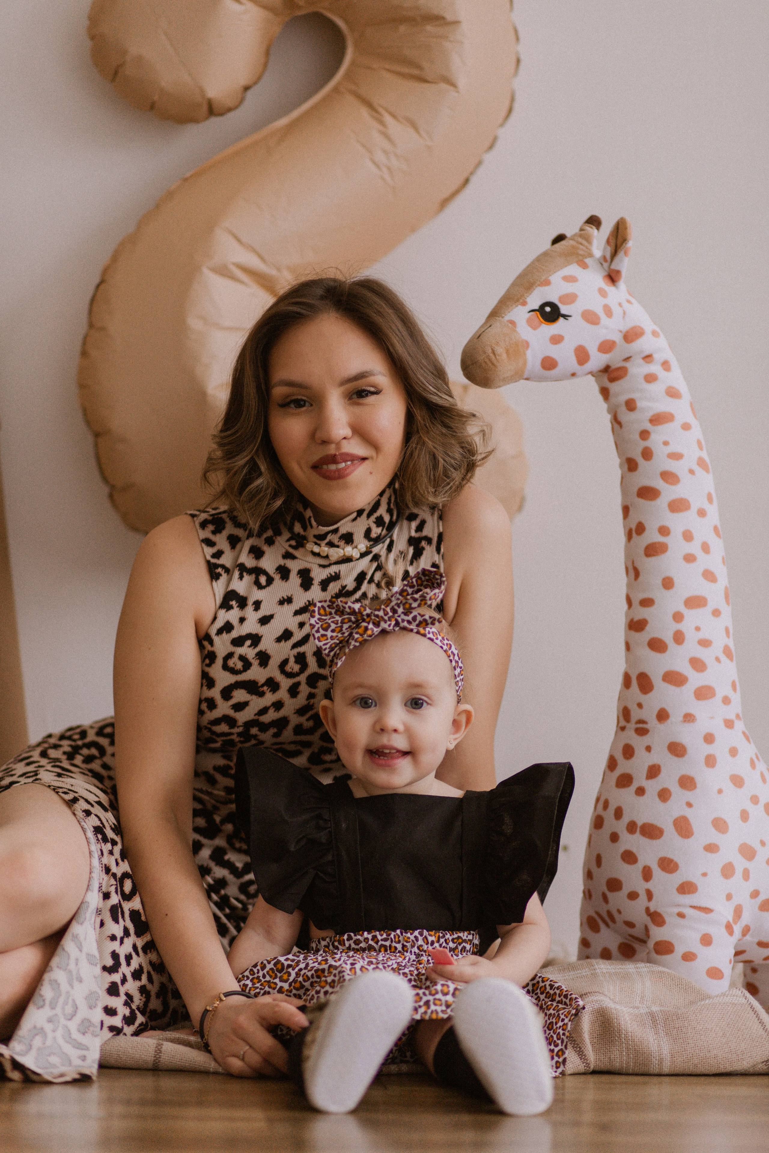 Олеся, Есения и Артём. Главная