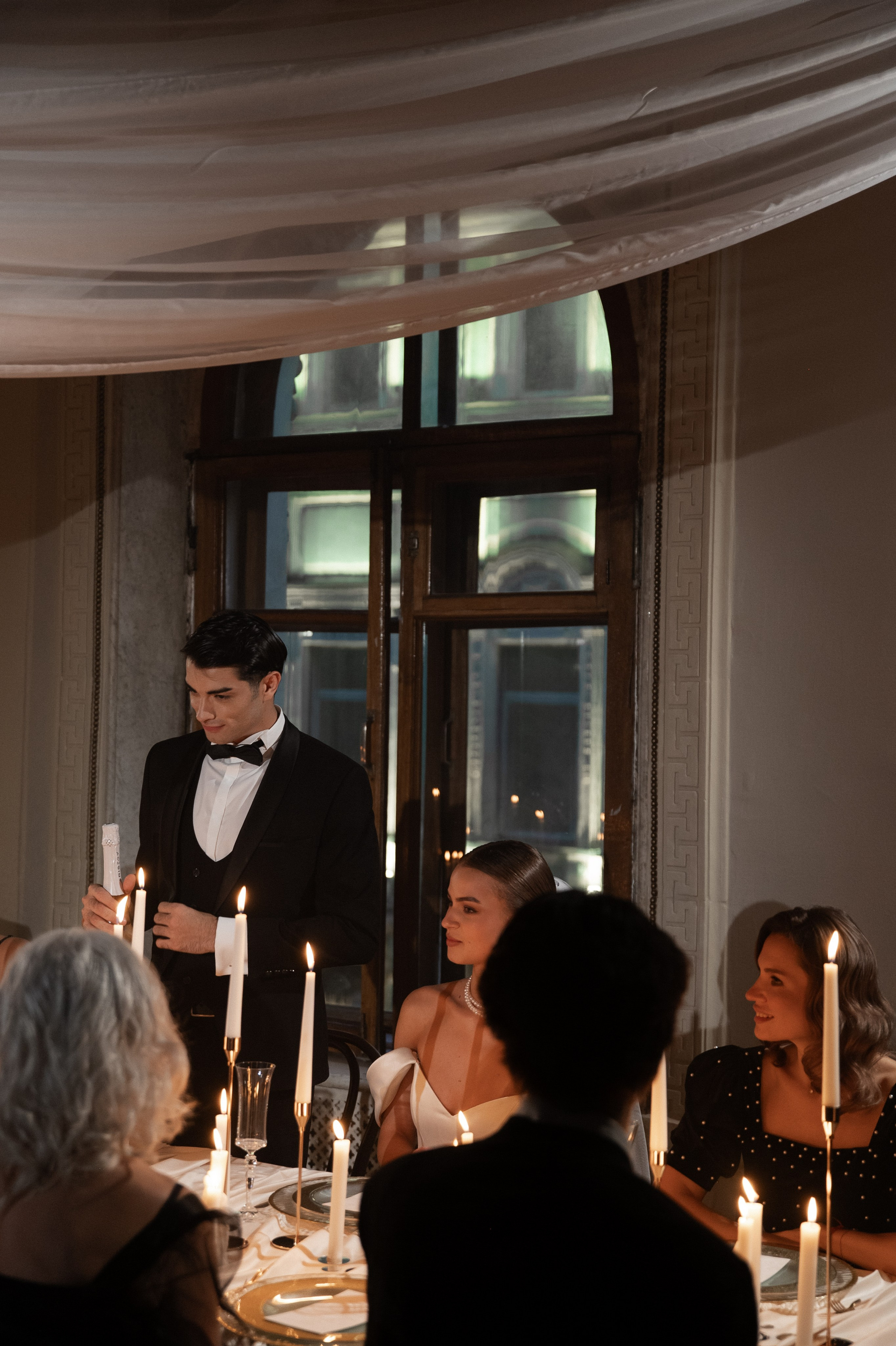 Камерный свадебный ужин при свечах в старинном особняке в фотостудии 21. Kult. Ярослава Ерина — свадебный фотограф в Москве