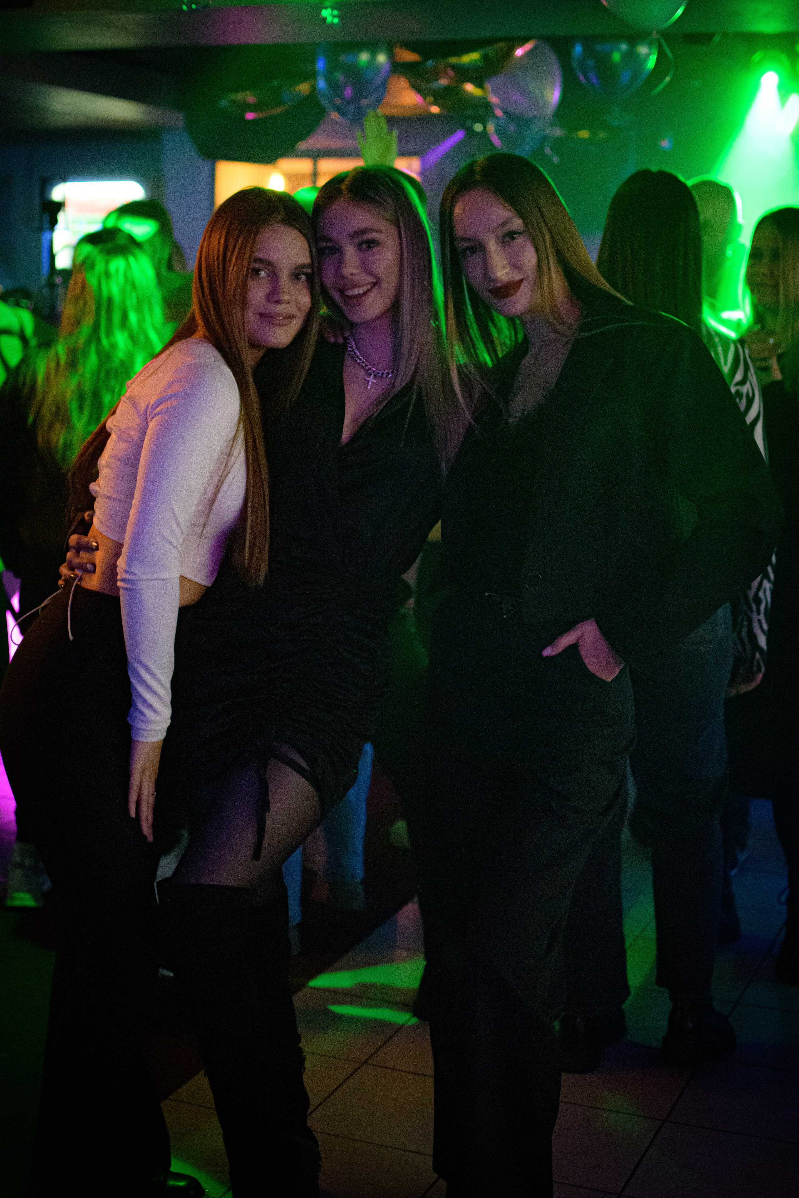 HOLLYWOOD / 6 YEARS. Photokarish