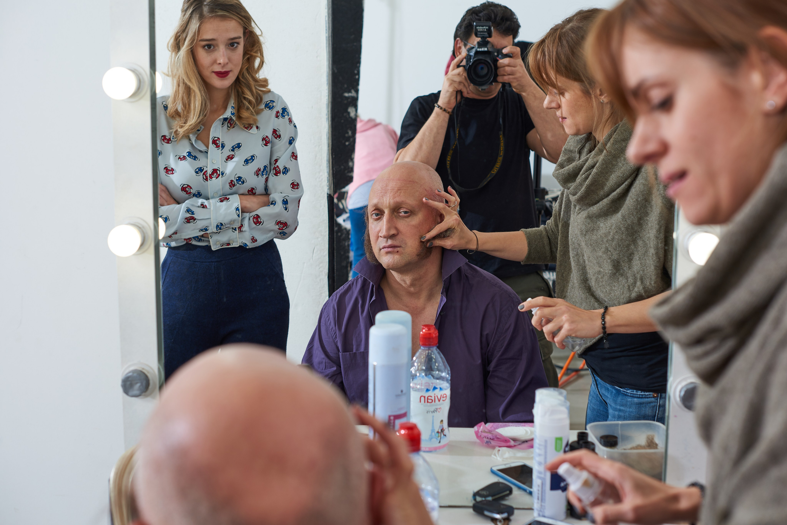 BACKSTAGE. Www.apowerstudio.com