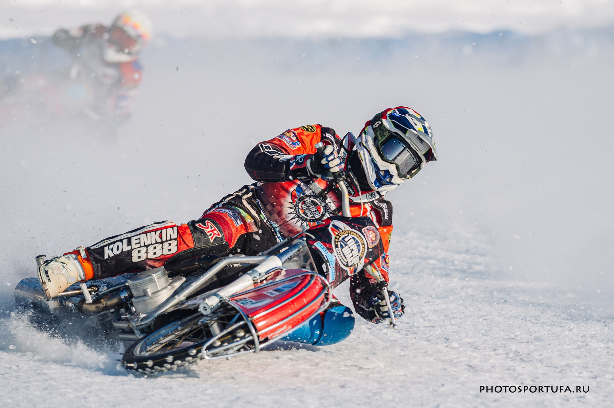 Мотогонку на льду. Спортивный фотограф в Уфе Евгений Буров