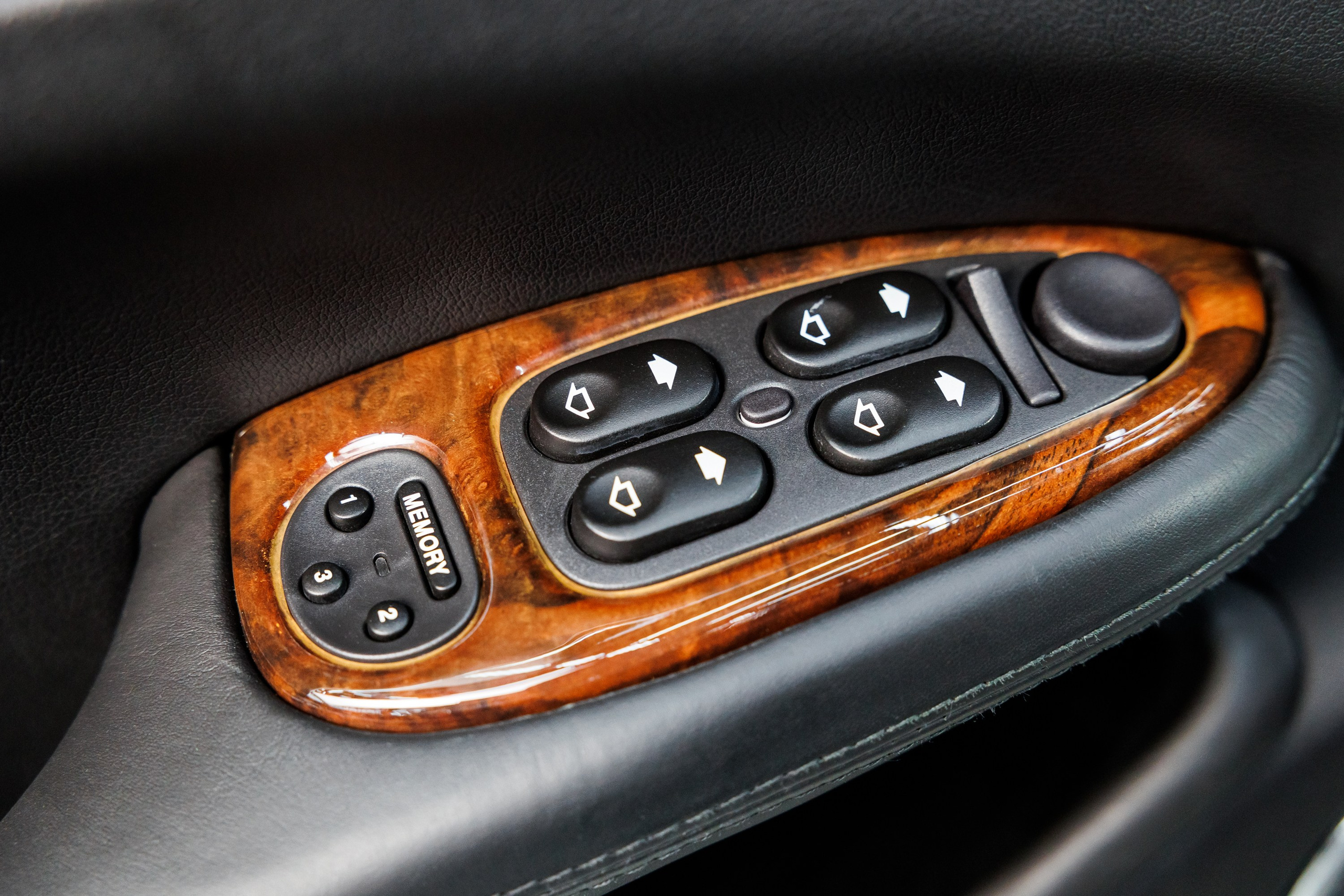 Автомобильная фотосъёмка Daimler Xj8. Фотограф Сергей Лукьянов @xapeton_photo Москва