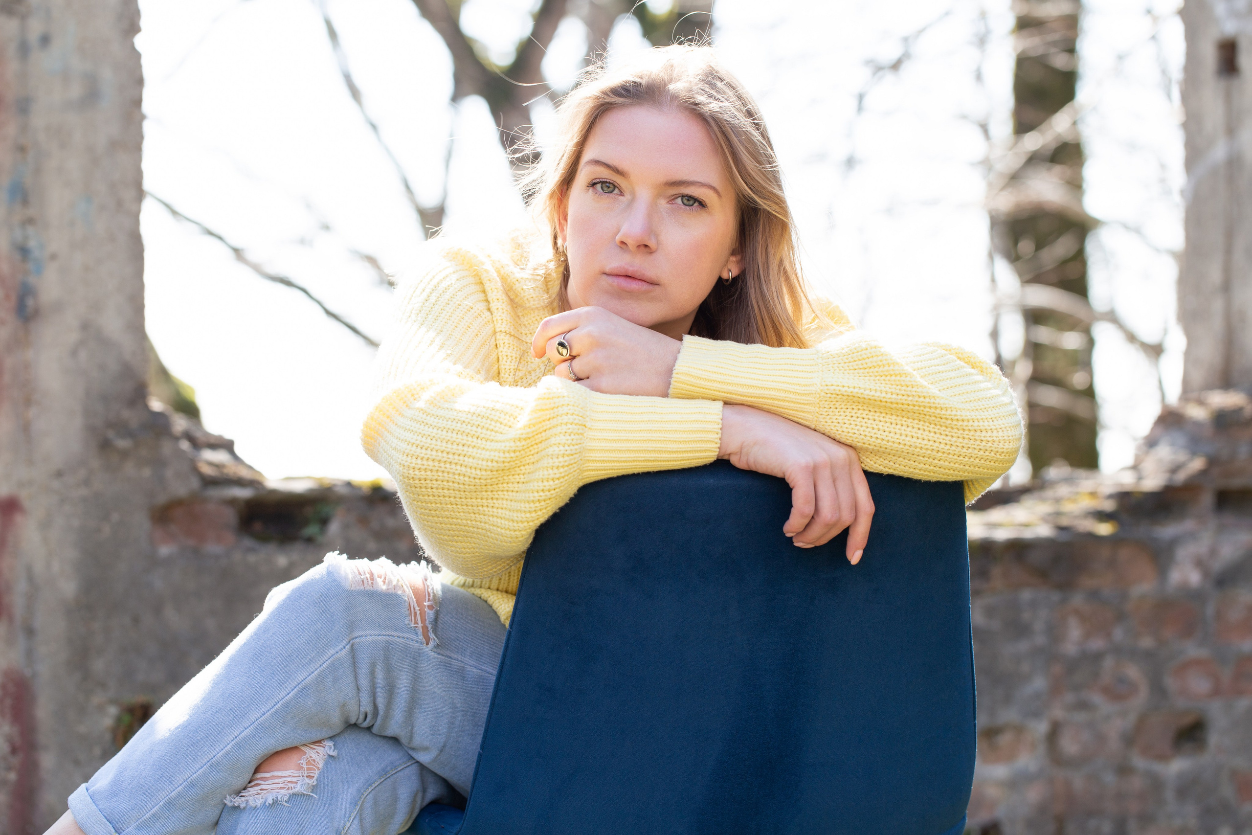 Профессиональная съемка в заброшенном ресторане по дороге на Большой Ахун в Сочи. Предметный и фудфотограф в Сочи Дарина Погодаева