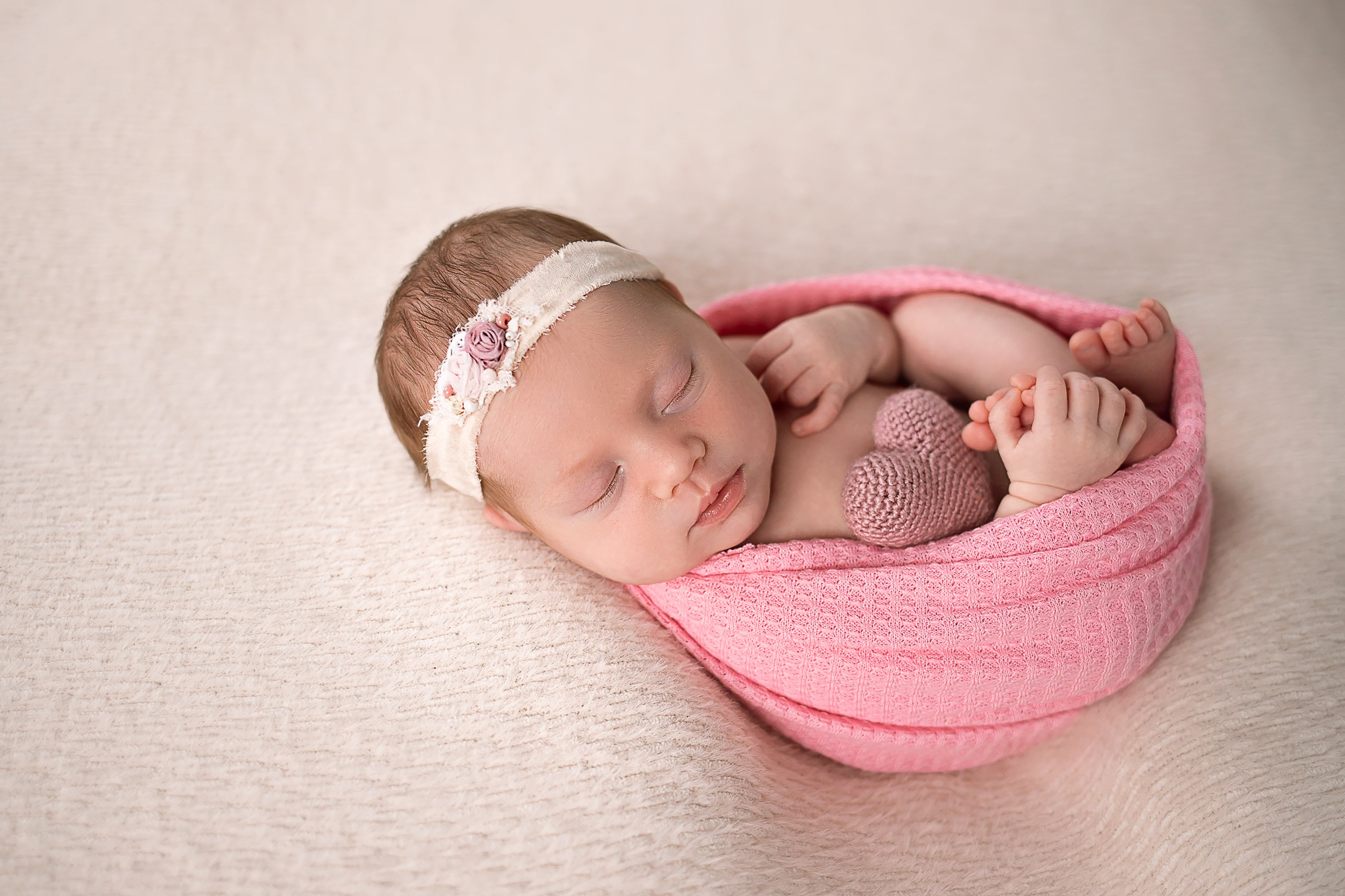 Фотосессия новорожденного. Фотограф новорожденных в Новосибирске