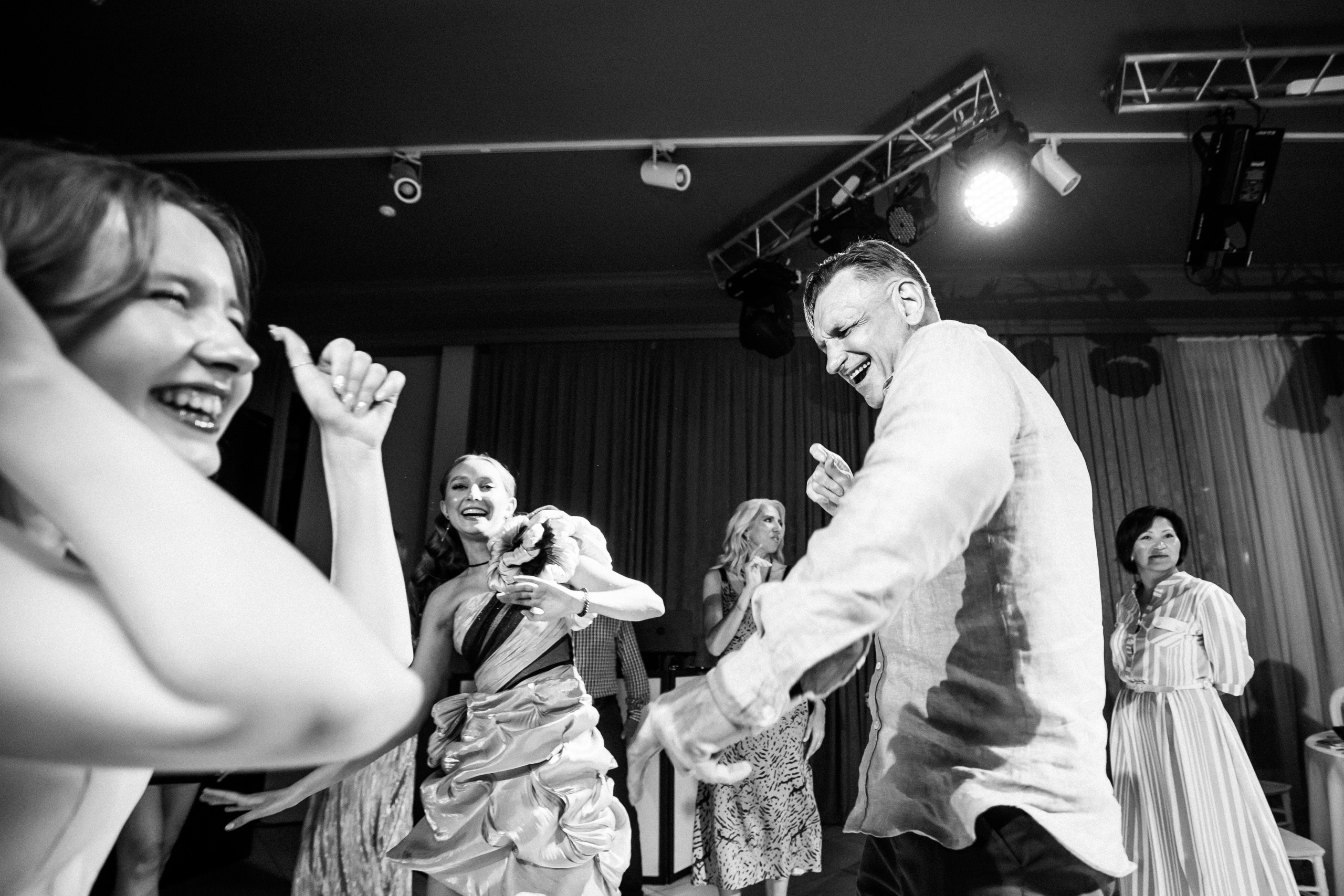 2023-06-23 Выпускной МБОУ СОШ № 10. Фотограф в Красноярске