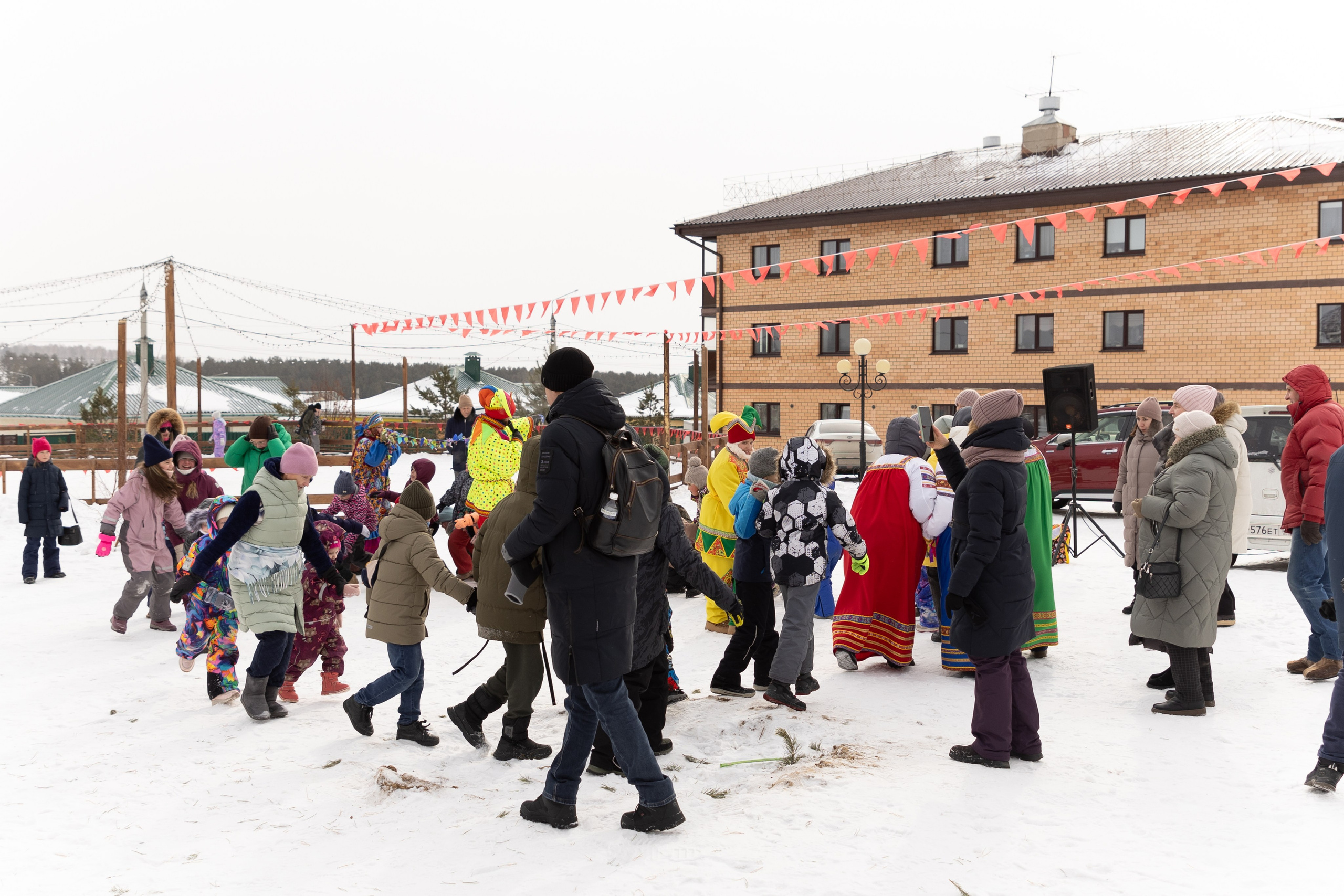 Масленица 2026 в Хрустальном Парке. Семейный фотограф Надежда Каримова | Иркутск Байкал Аршан