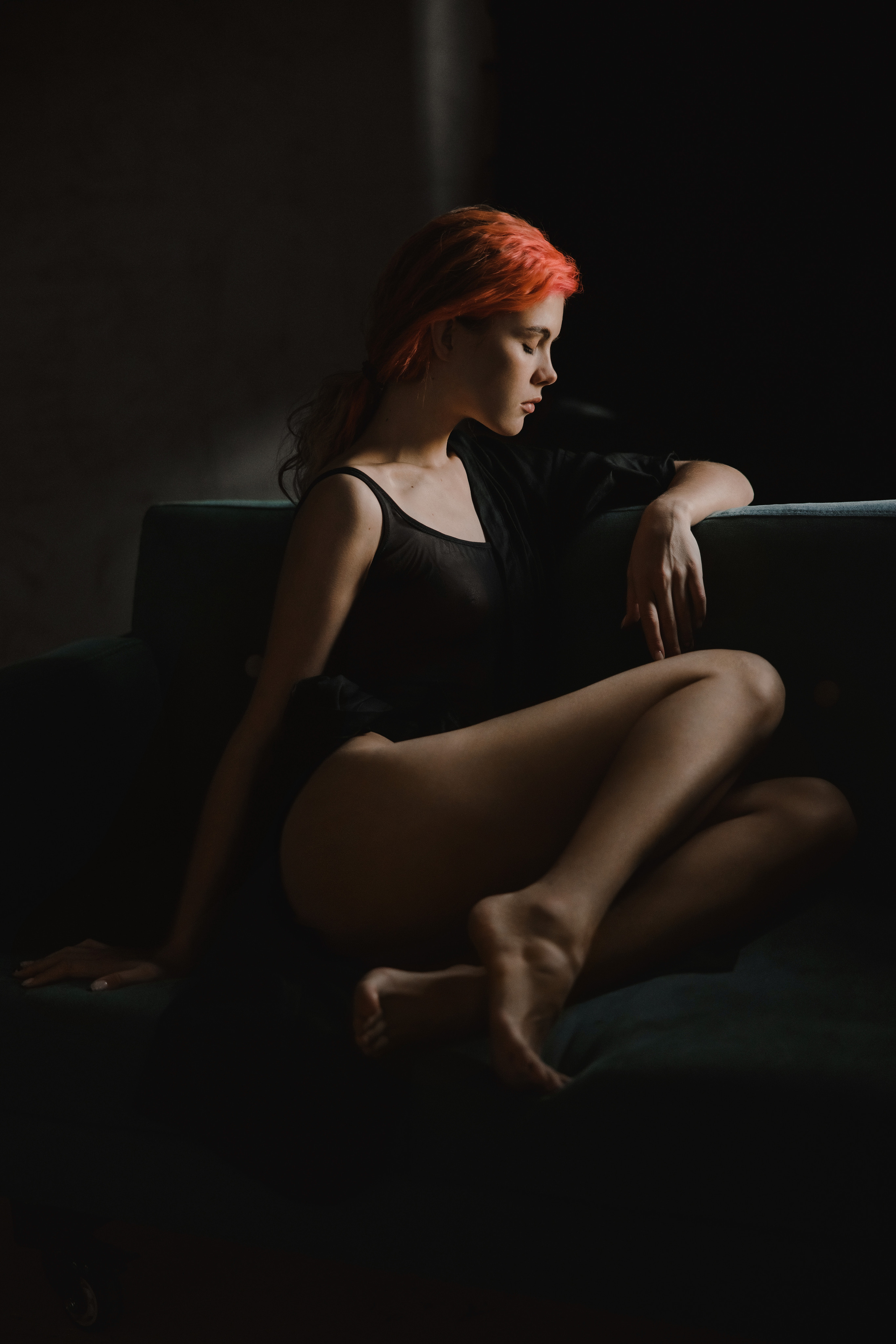 Фотосессия в студии с яркой Дашей. Женский и контент фотограф в Москве. Алла Поломарь