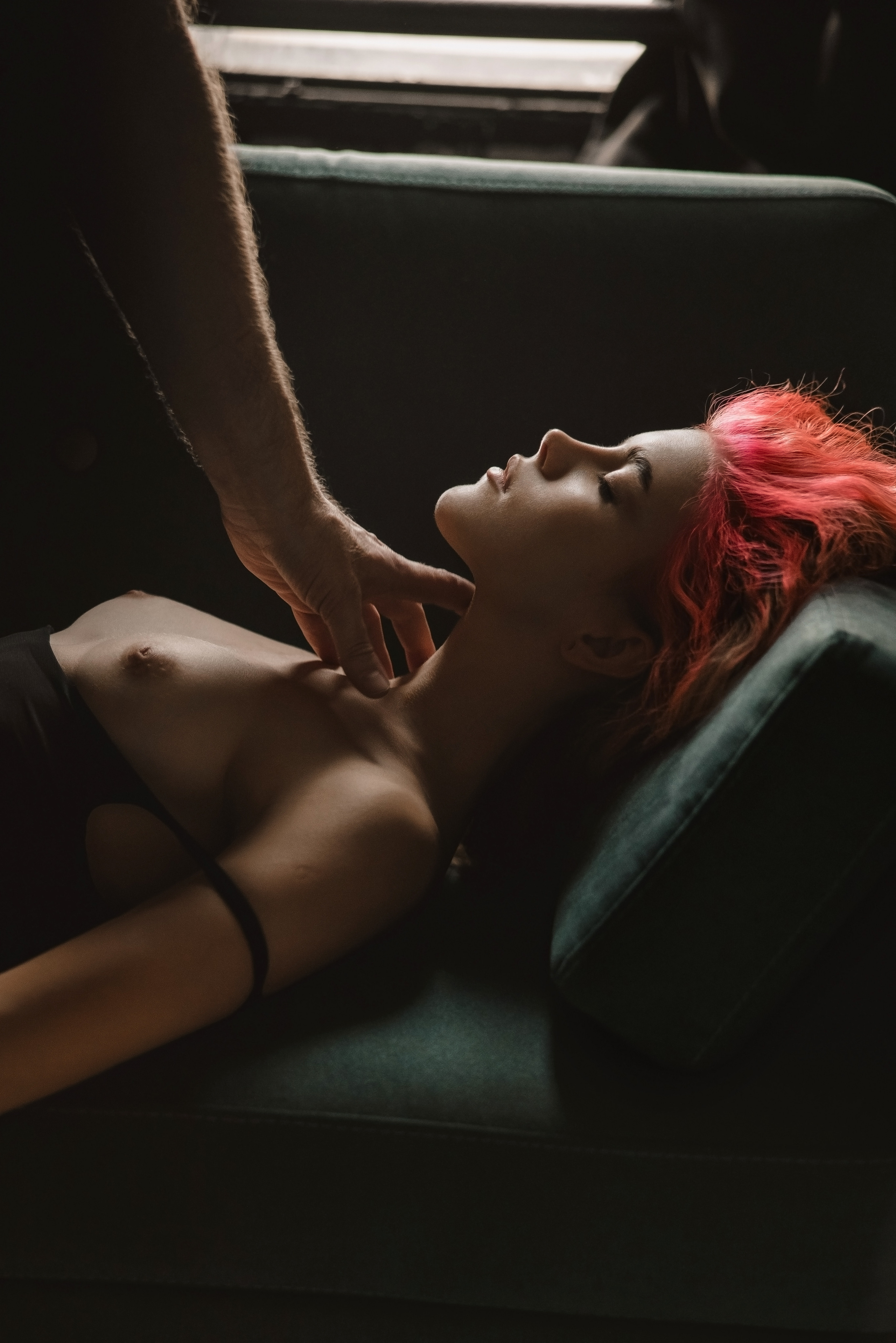 Фотосессия в студии с яркой Дашей. Женский и контент фотограф в Москве. Алла Поломарь