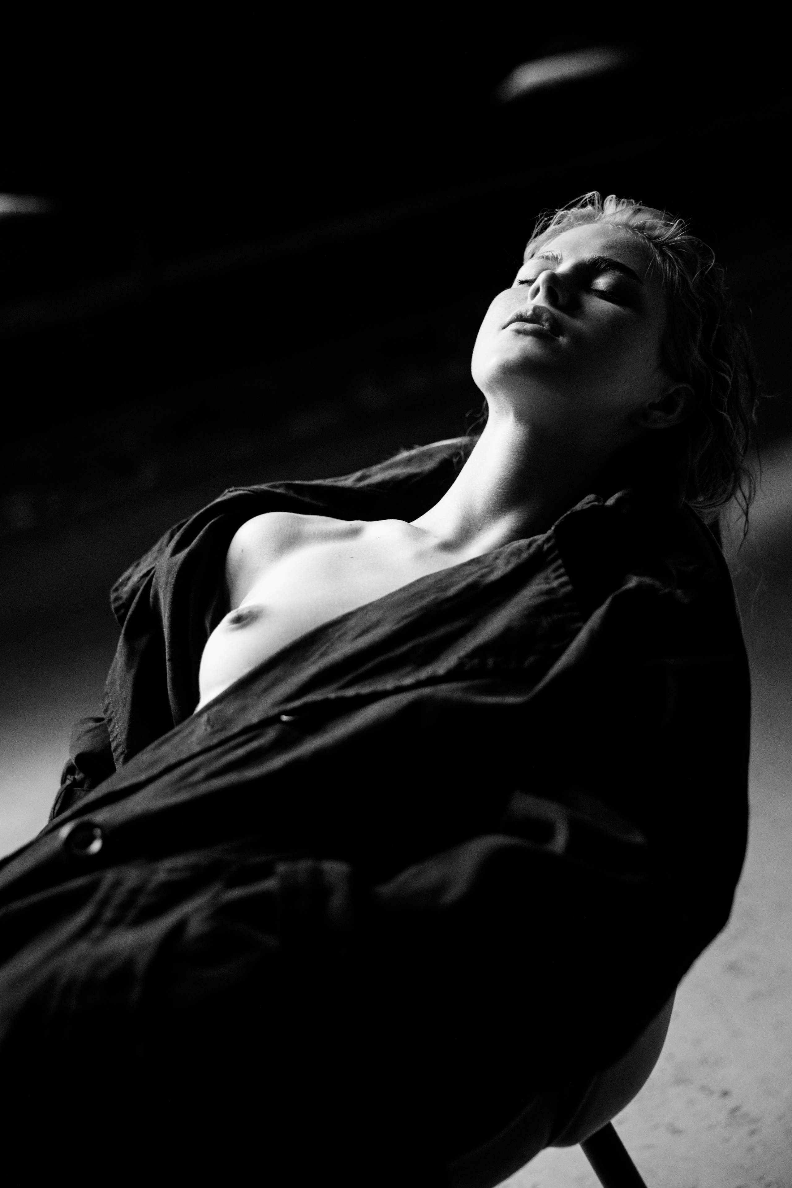 Фотосессия в студии с яркой Дашей. Женский и контент фотограф в Москве. Алла Поломарь