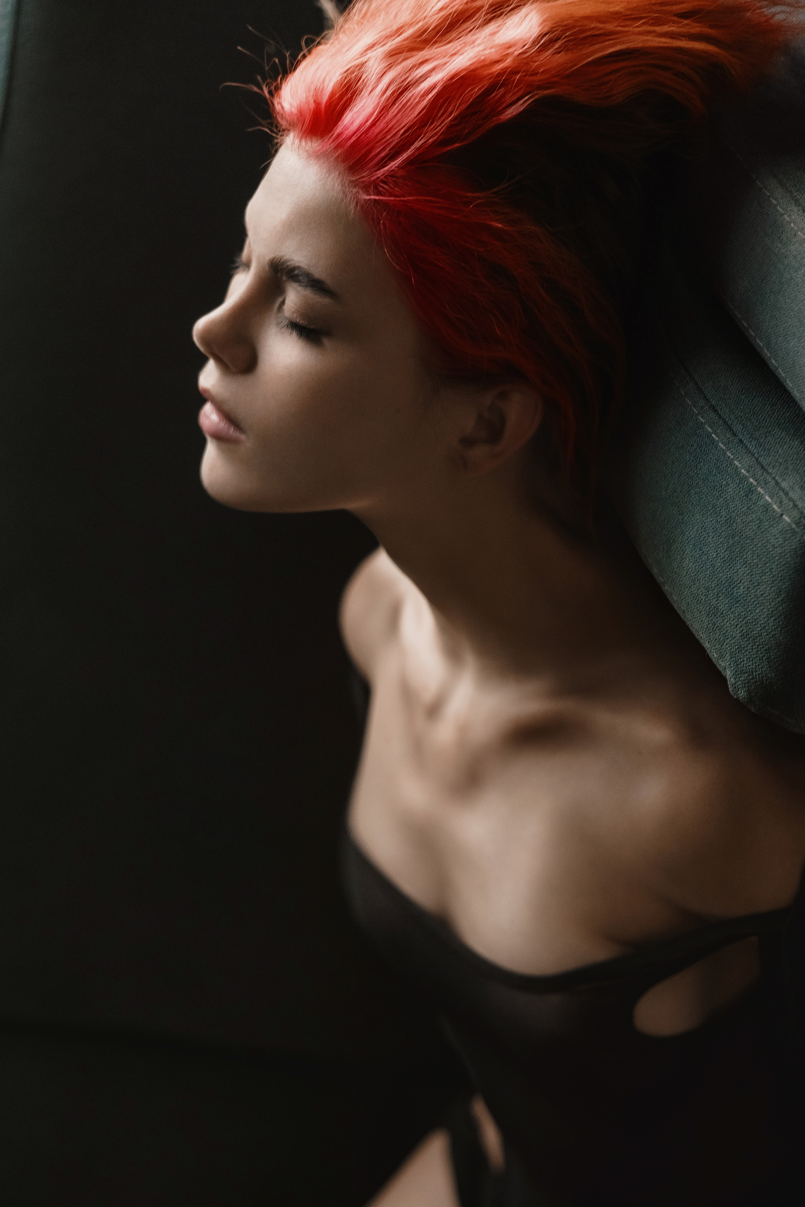 Фотосессия в студии с яркой Дашей. Женский и контент фотограф в Москве. Алла Поломарь