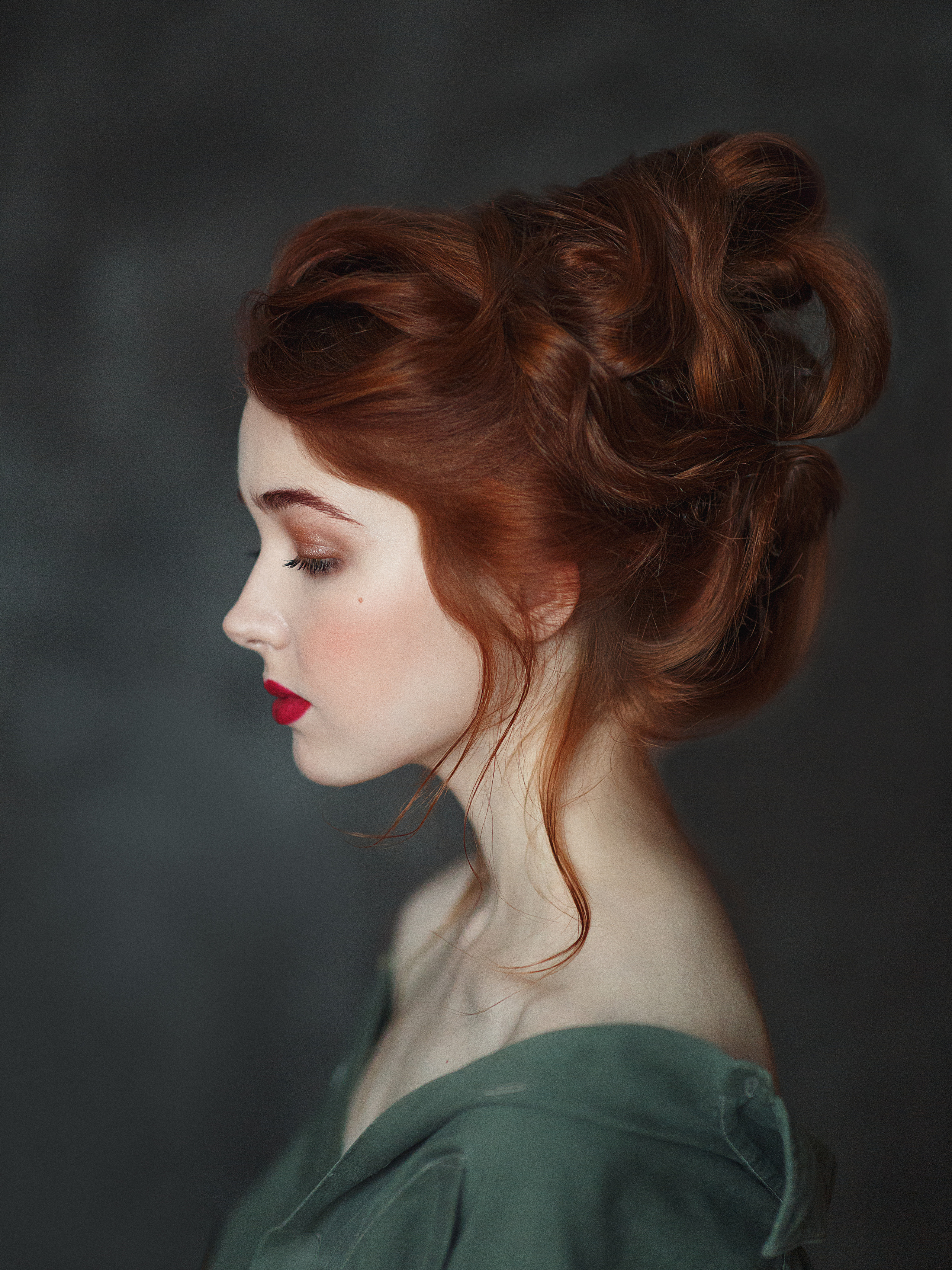 Живописный портрет девушки