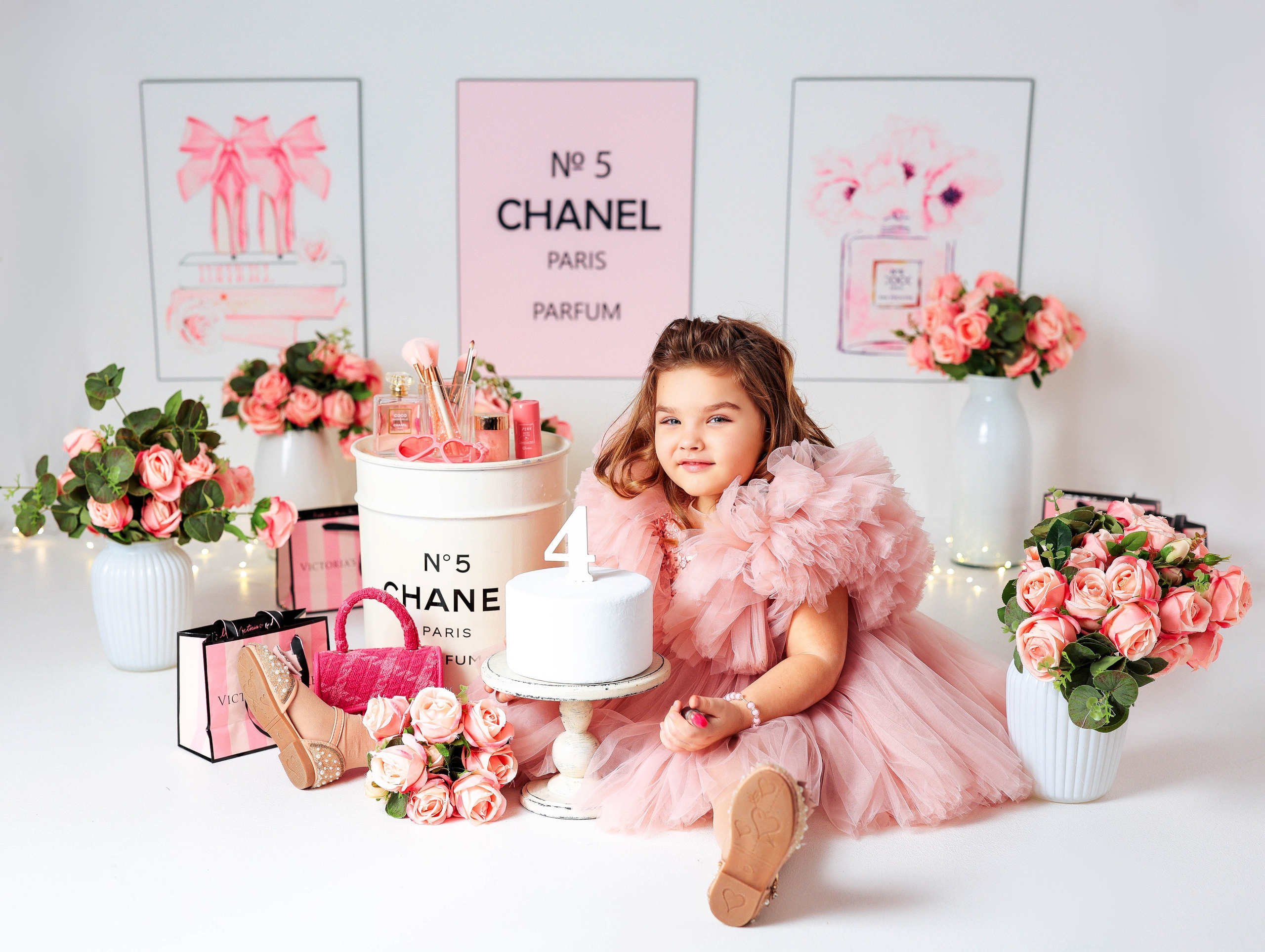 Малышки Антураж