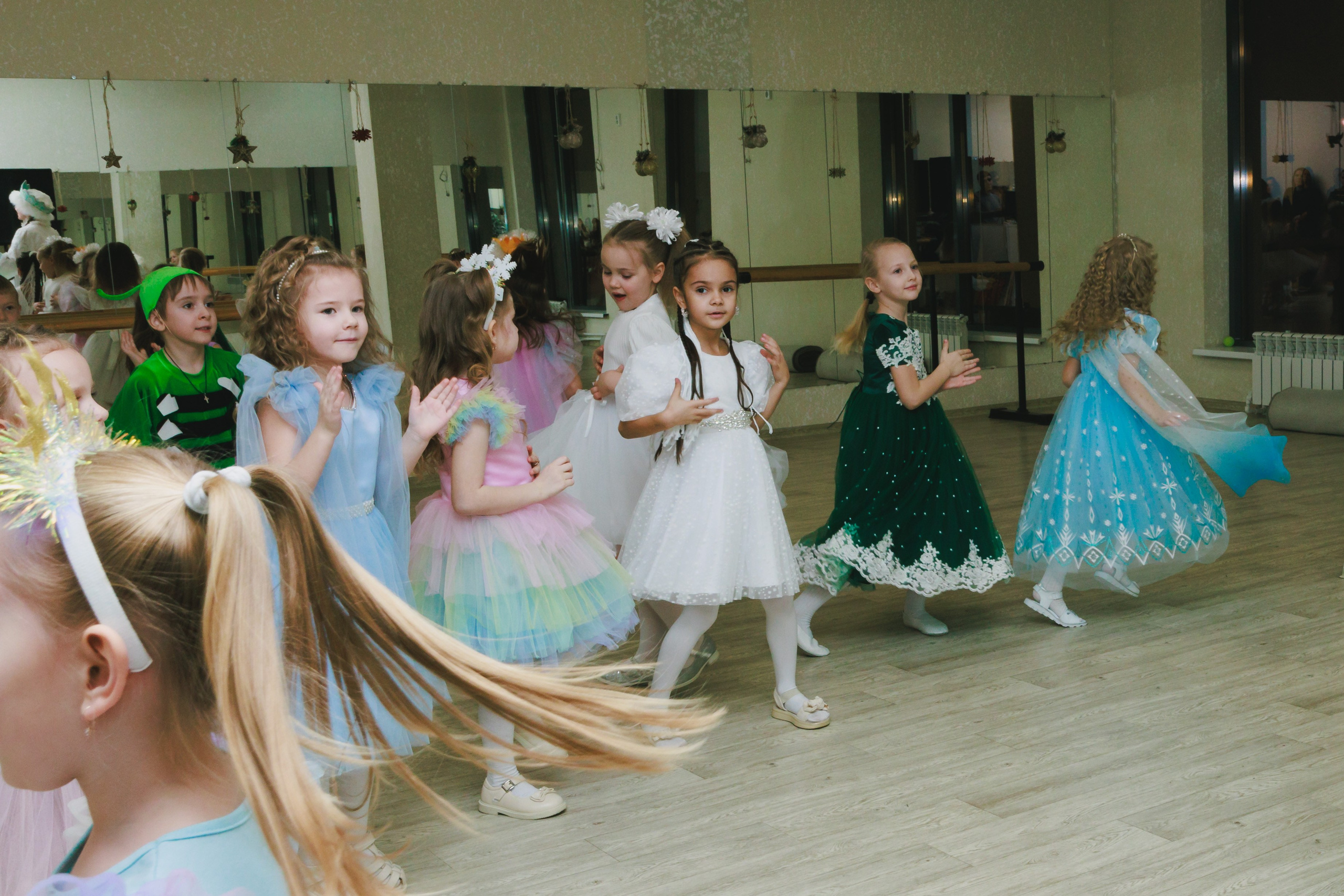 Новогодний утренник в детском танцевальном коллективе. Фотограф Воронеж, Новая Усмань Мария Бублик