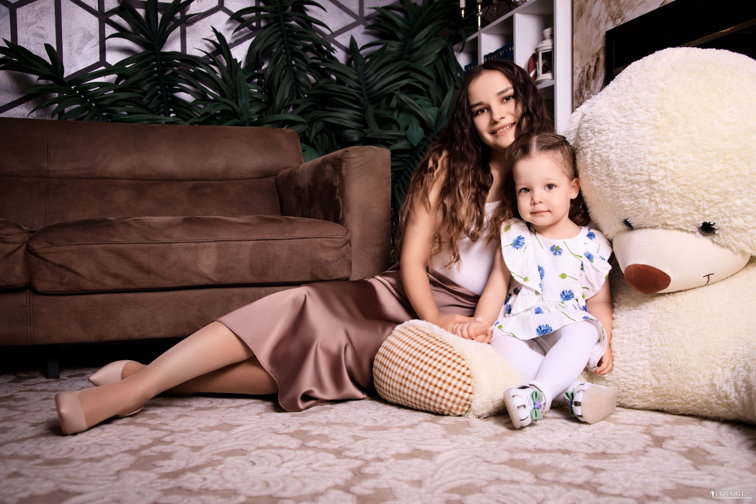 Семейная фотосессия: мама, папа и малыш | Портфолио Fotogen. Интерьерная фотостудия FOTOGEN г. Краснодар