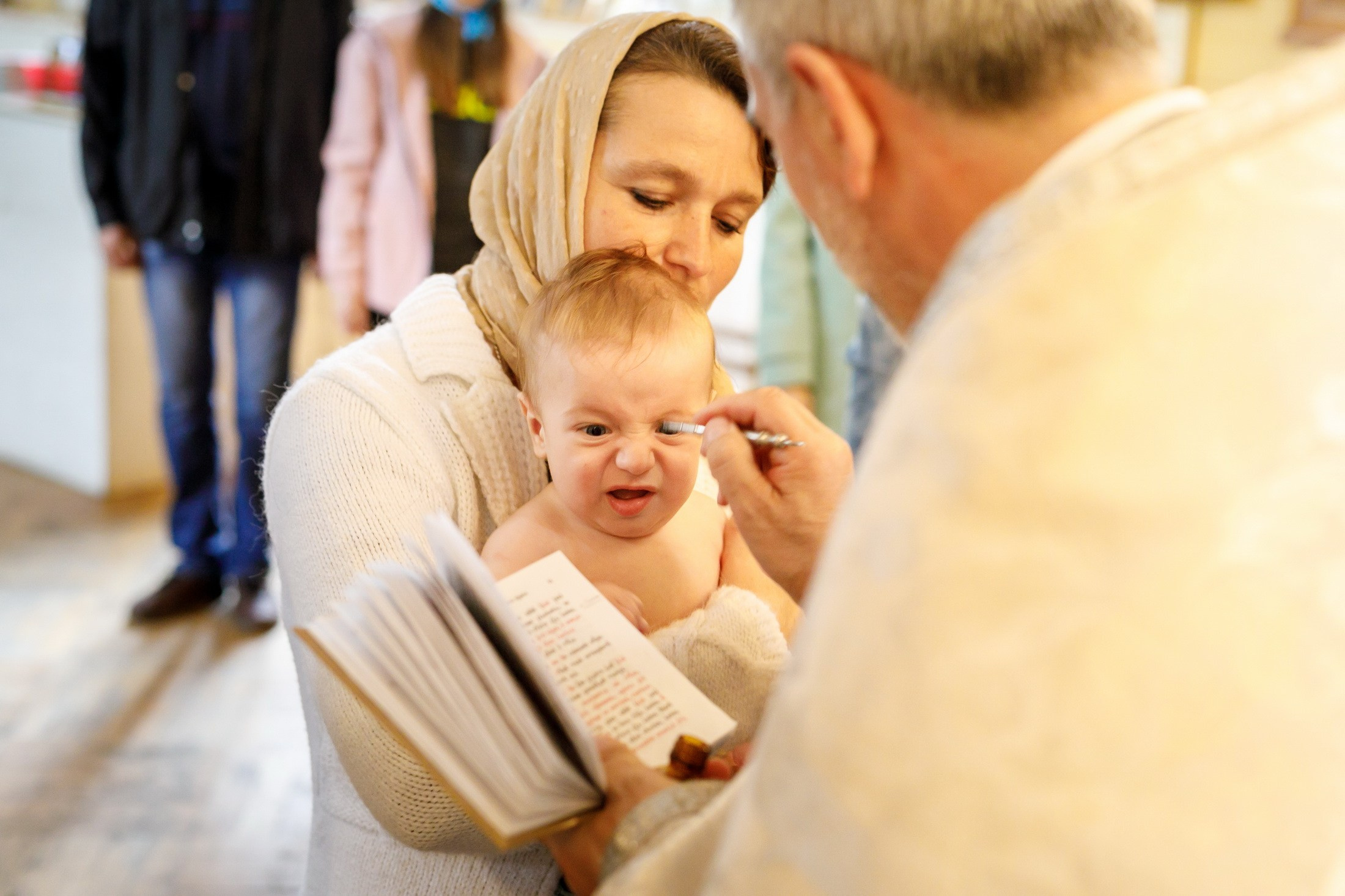 крещение ребенка Вырица храм Петра и Павла, где покрестить в Вырице лен области, крещение малыша, фотограф на крещение, сколько стоит индивидуальное крещение, цена крещения