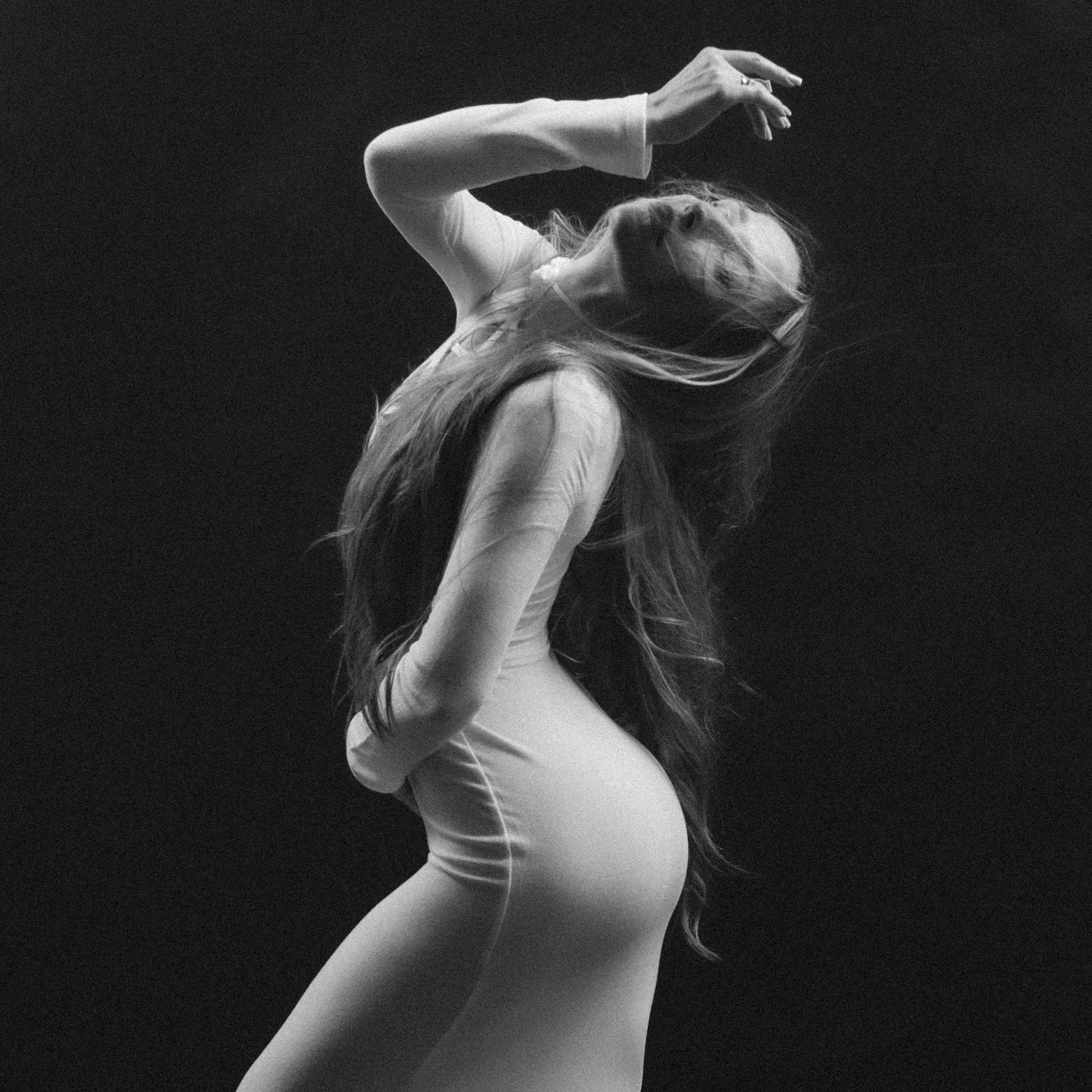 Girs. Male photographer