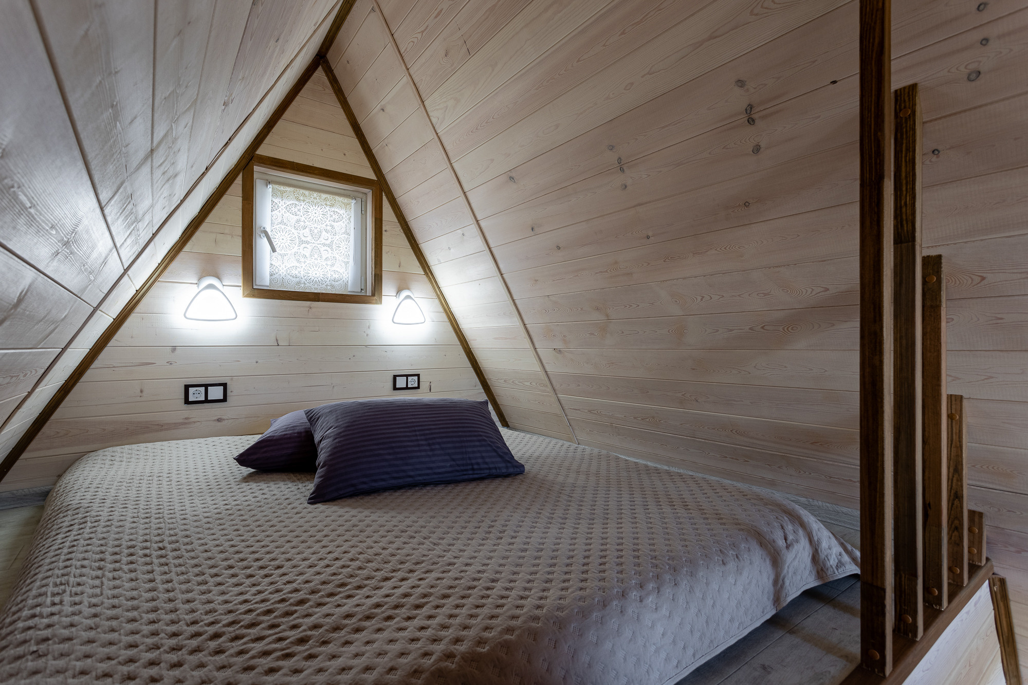 Фотосъёмка глэмпинга Hut House. Интерьерный фотограф в Красноярске Дмитрий Куценко