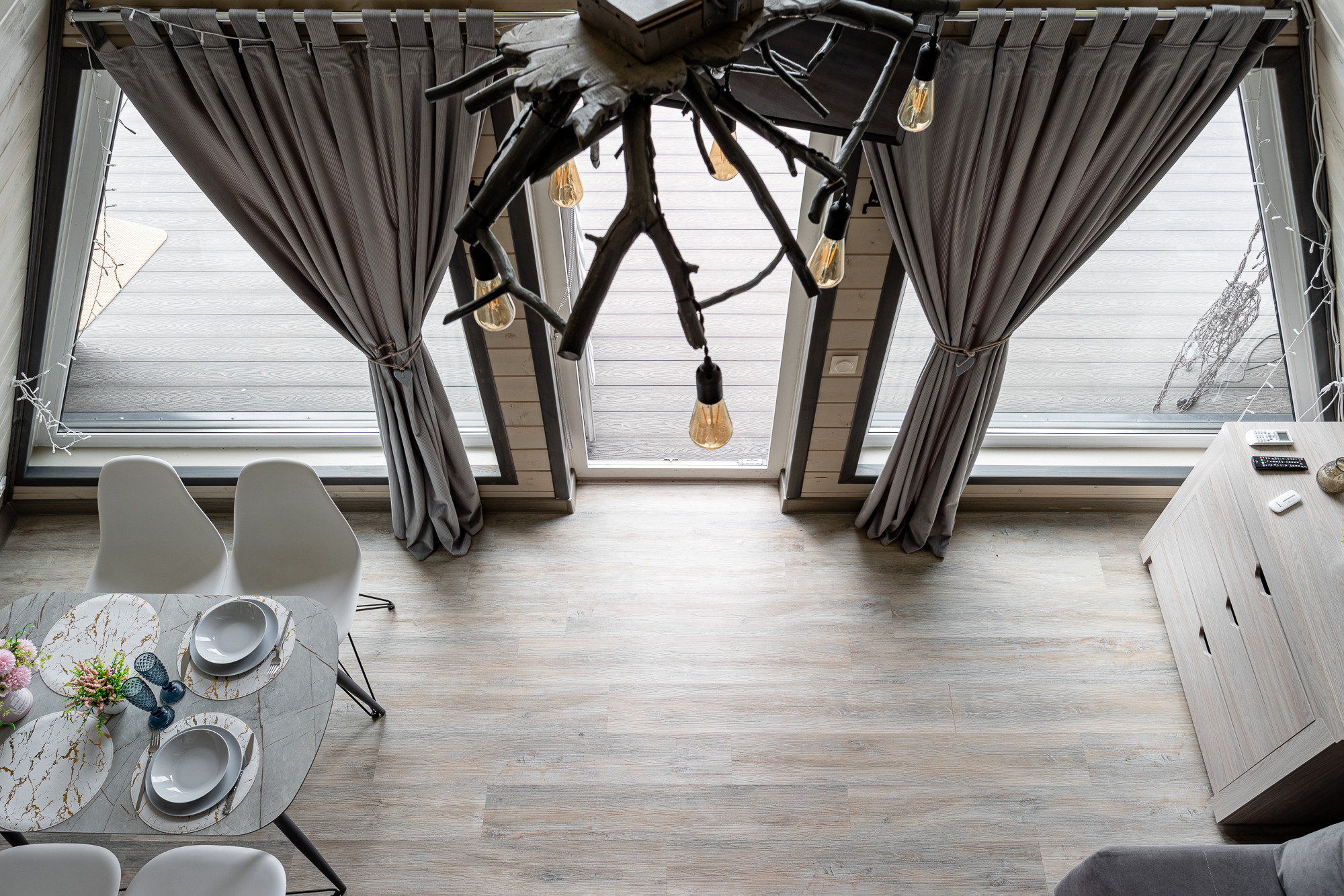 Фотосъёмка глэмпинга Hut House. Интерьерный фотограф в Красноярске Дмитрий Куценко