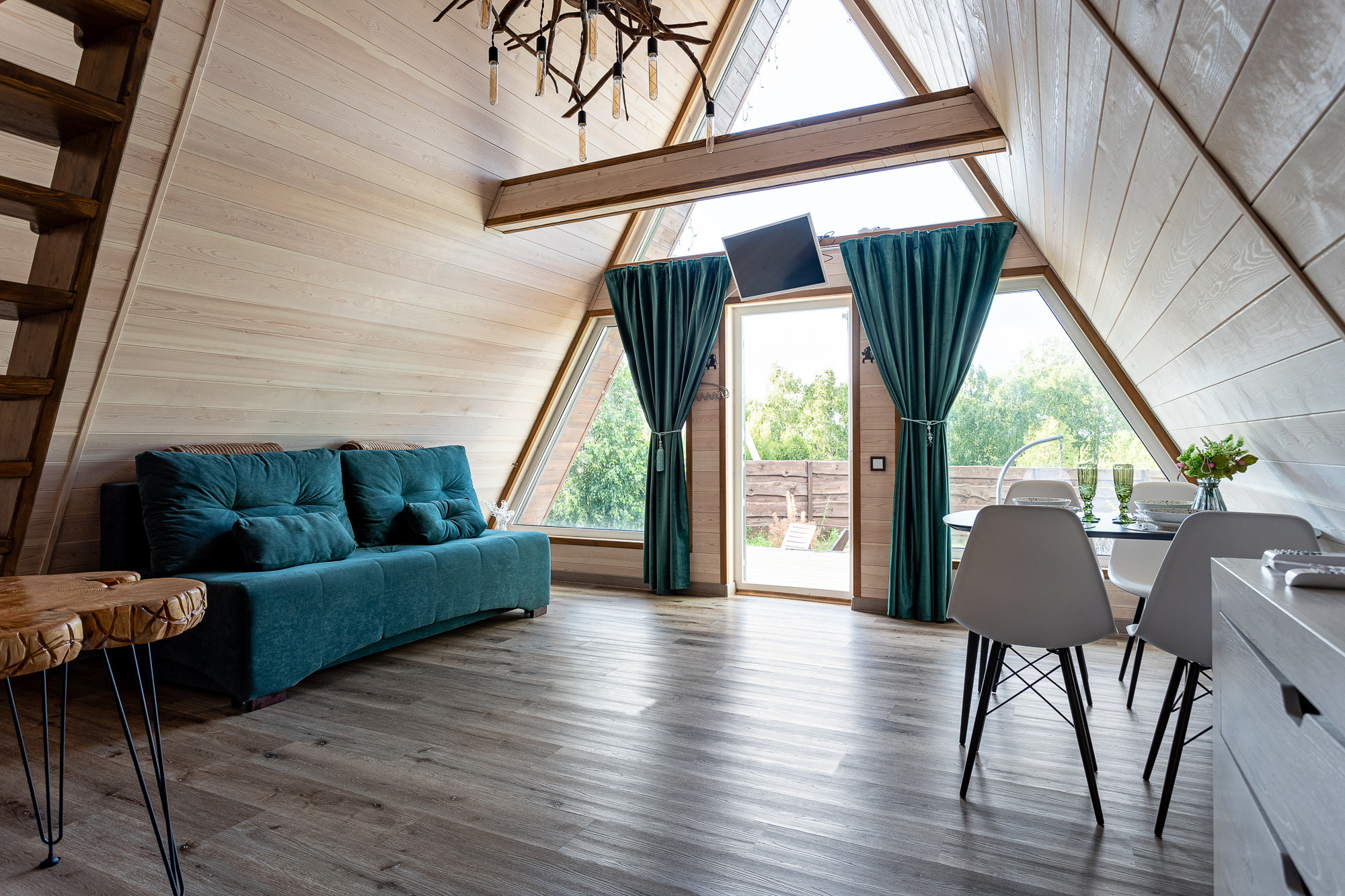 Фотосъёмка глэмпинга Hut House. Интерьерный фотограф в Красноярске Дмитрий Куценко