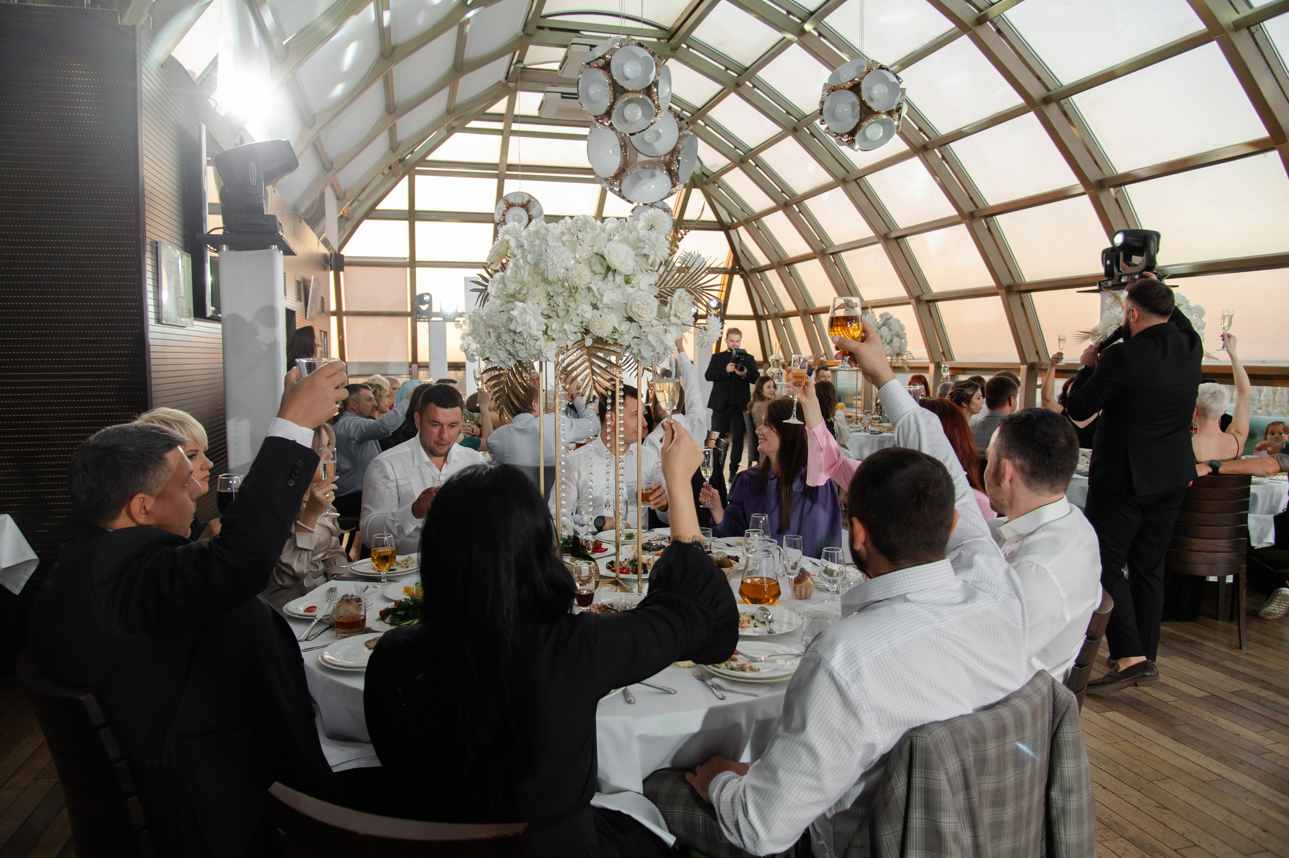 Свадебная фотосессия в Сохо Азов. Свадебный фотограф в Ростове Максимов Максим