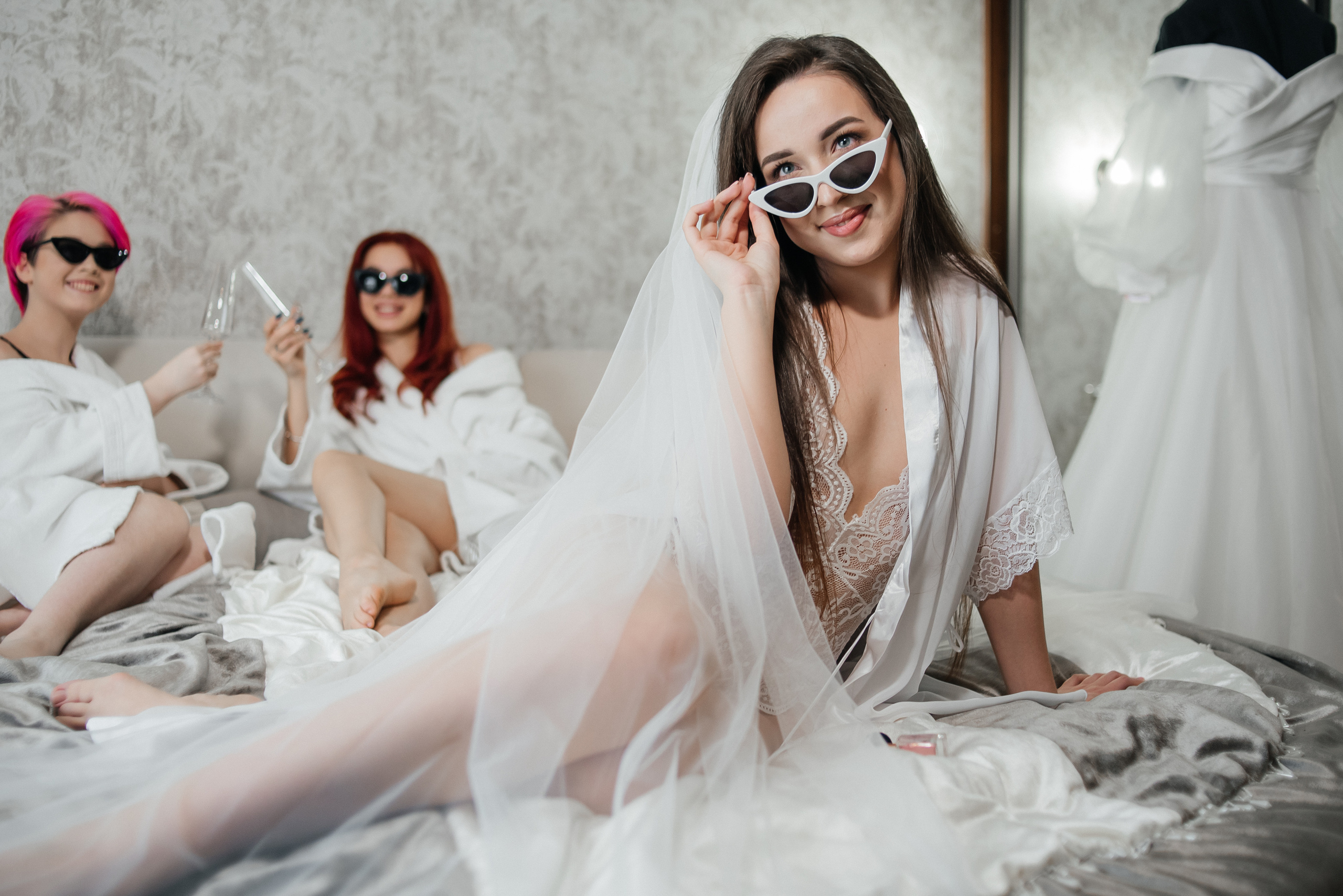 Сборы невесты в Отеле. Свадебные фотограф и видеограф в Саратове