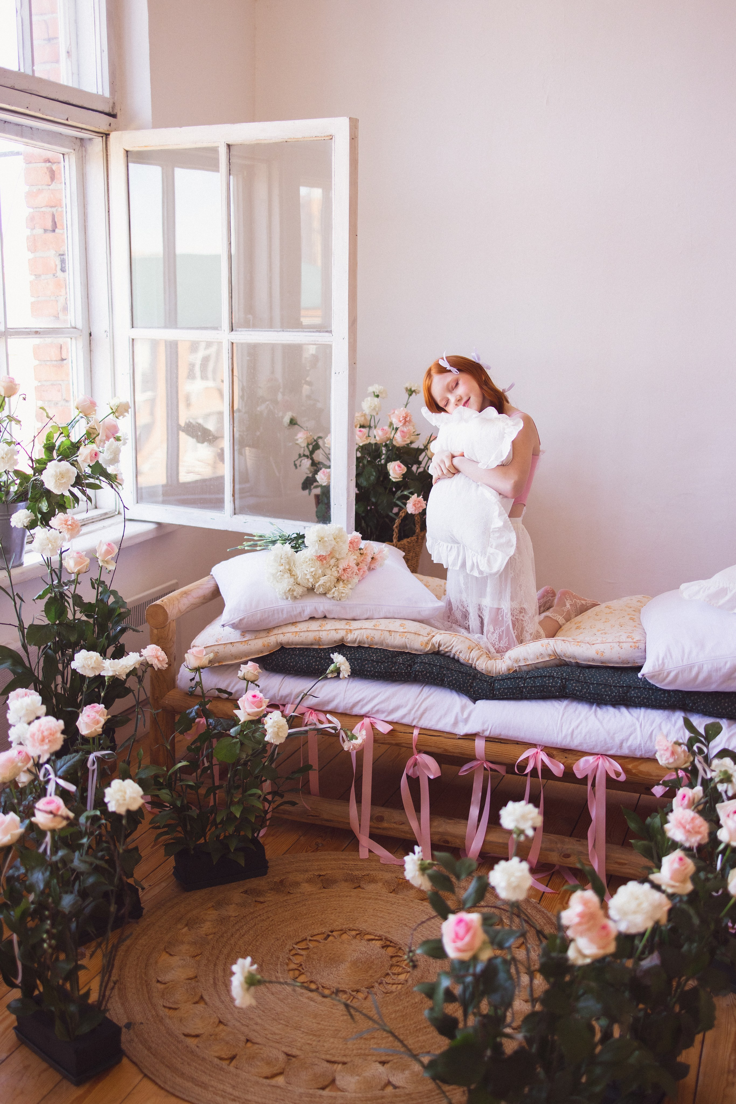 Фотосессия с живыми цветами в фотостудии г. Краснодар. Семейный и детский фотограф в Краснодаре Анна Трашкова