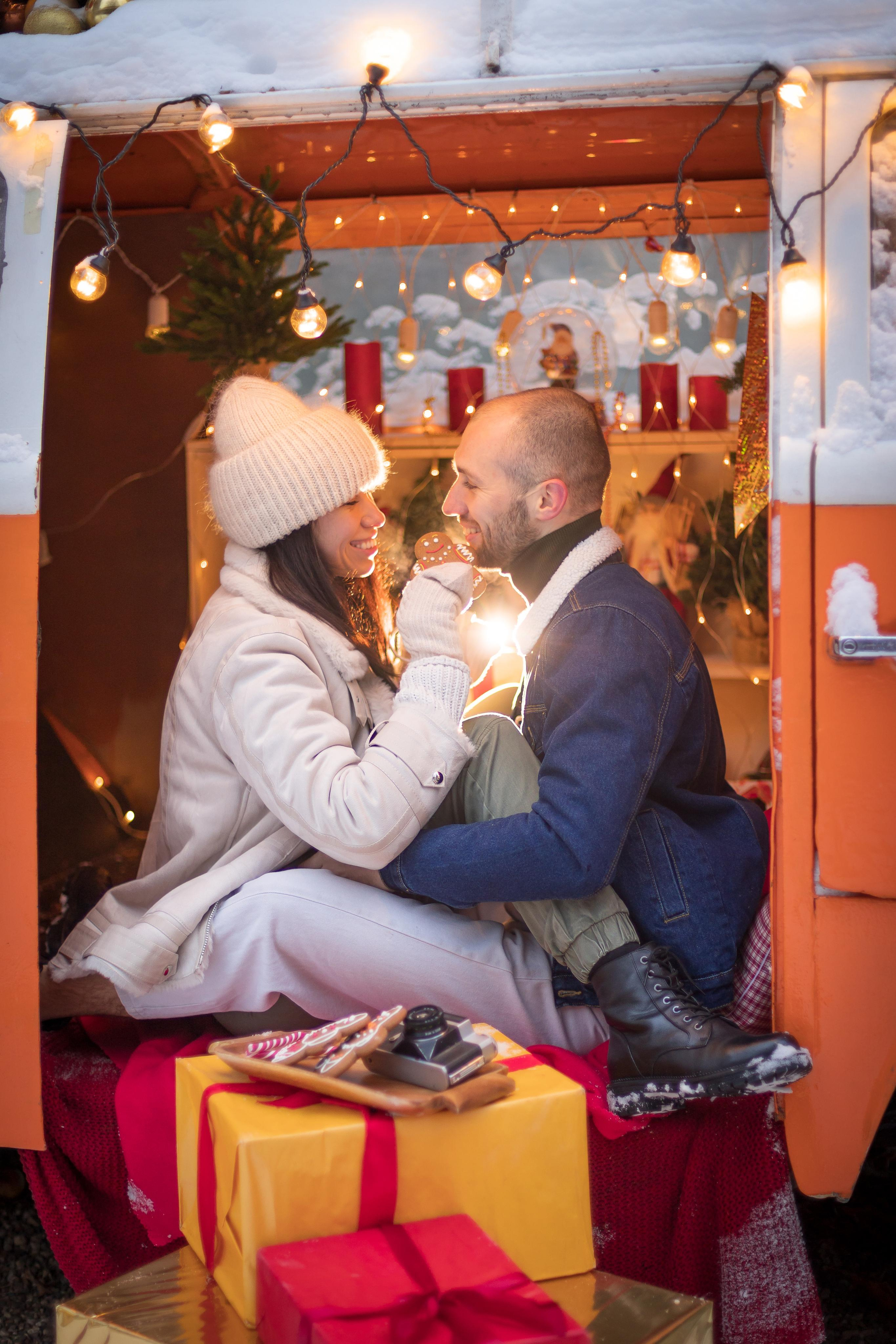 Новогодняя фотосессия Love story in BUS. Свадебные видео