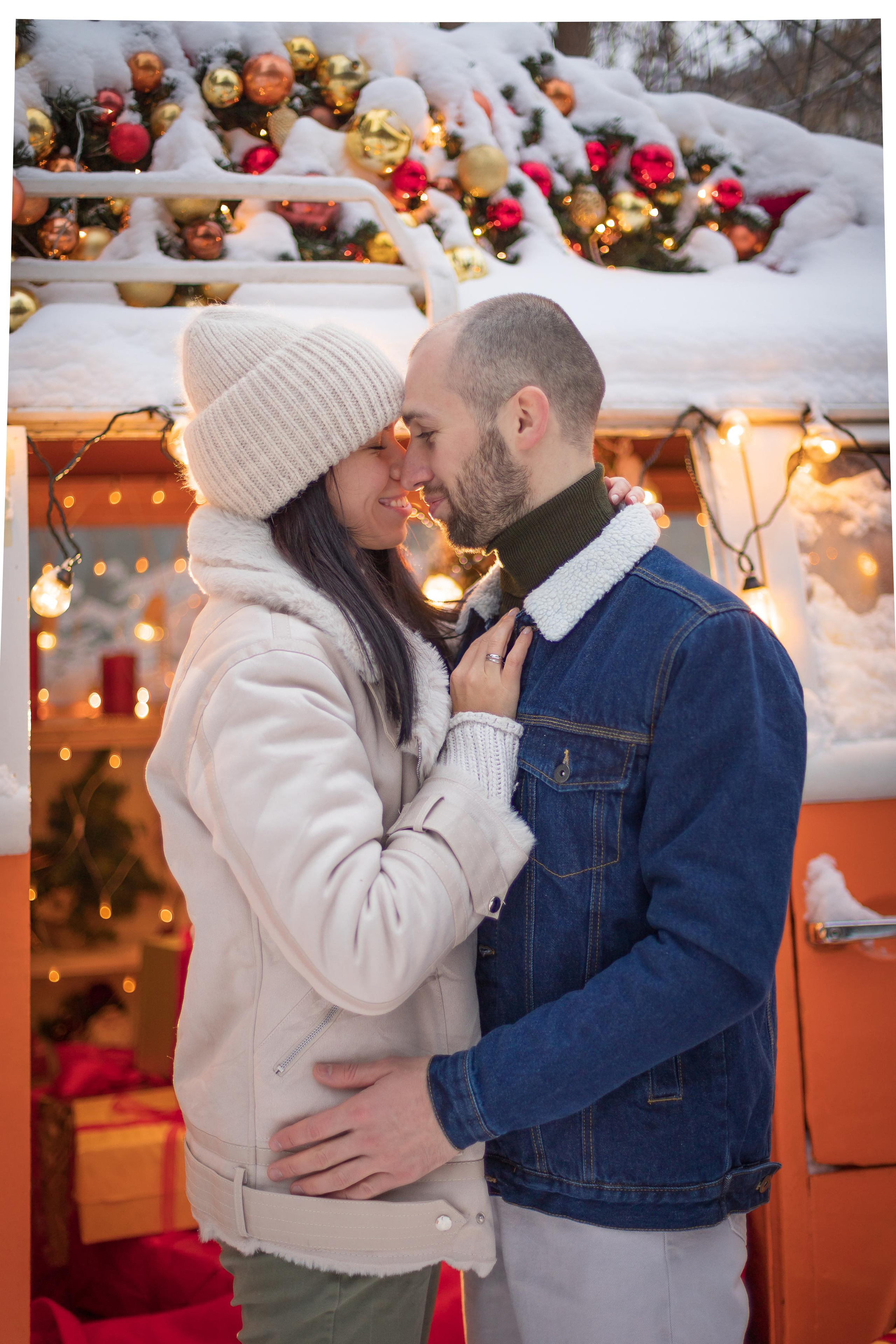 Новогодняя фотосессия Love story in BUS. Свадебные видео