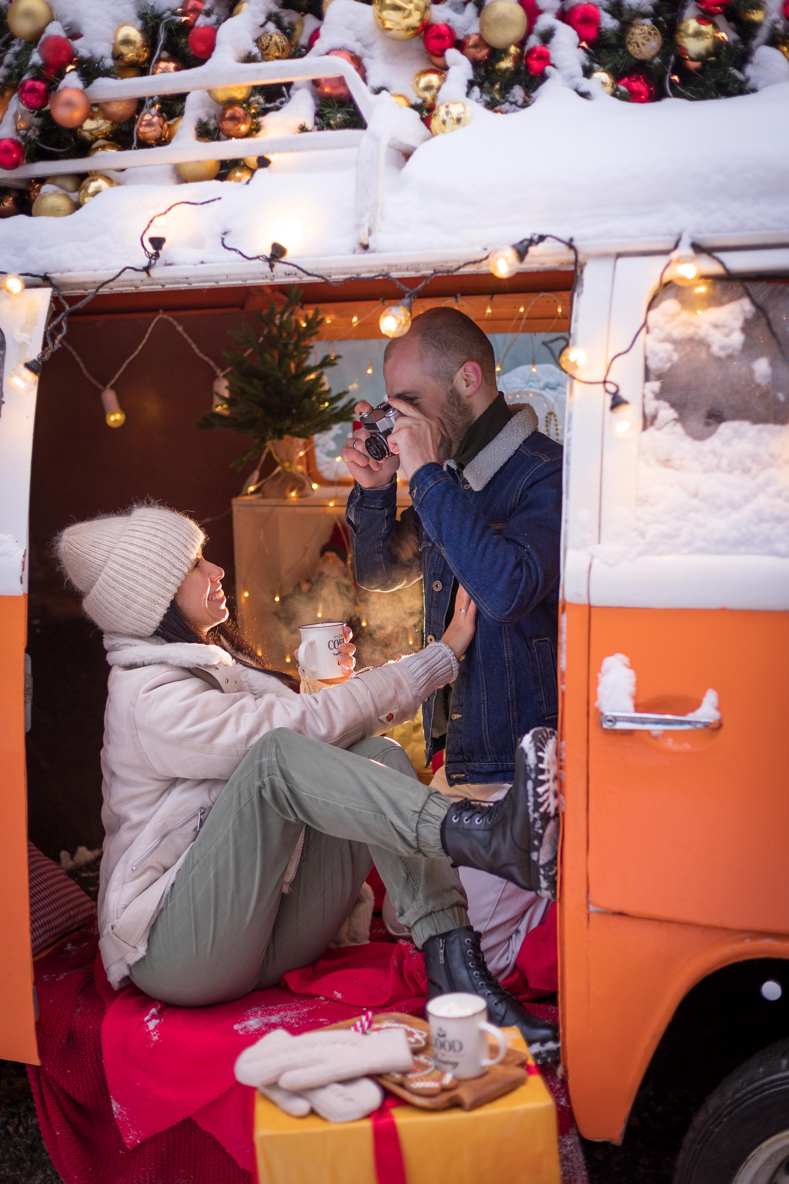 Новогодняя фотосессия Love story in BUS. Свадебные видео