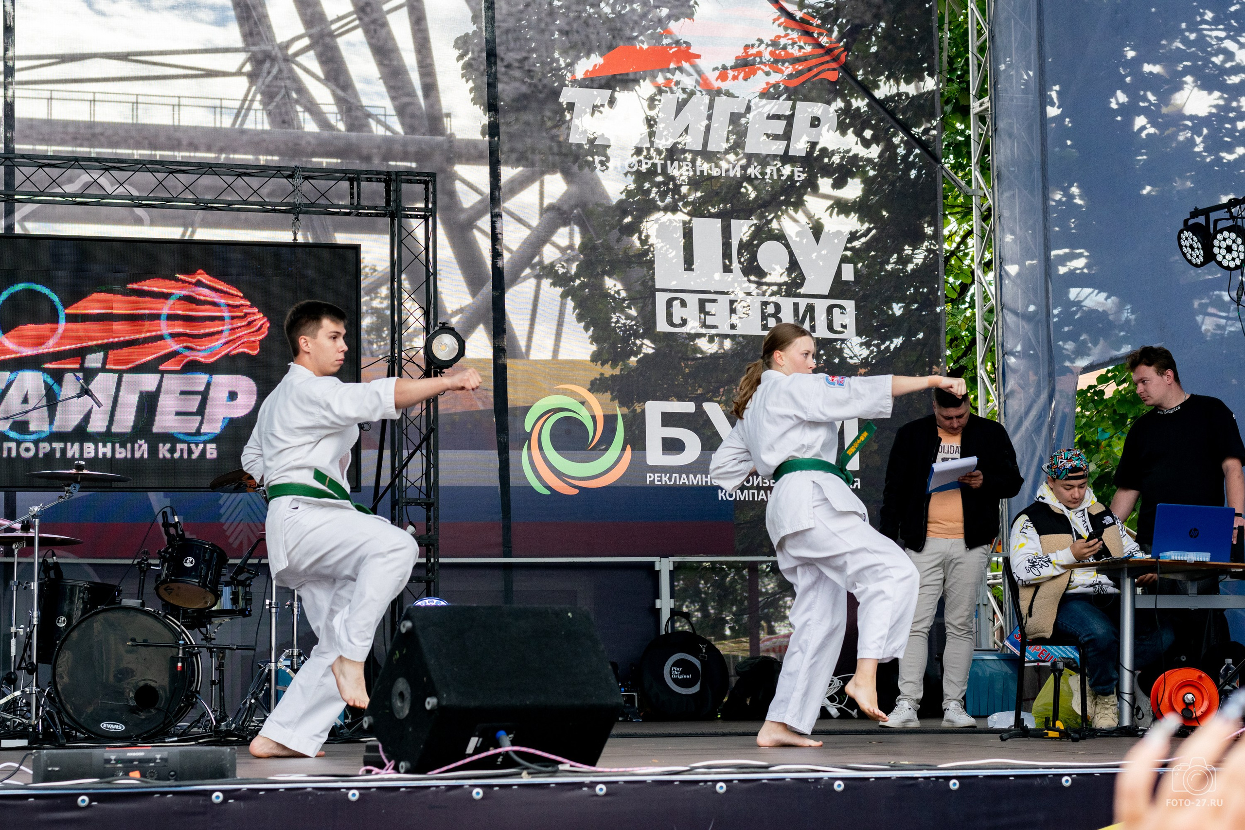 Антон Курдюмов фотограф в Хабаровске Рина Курдюмова фото27 foto27 Антон Дорофеев репортажный репортаж документалист Тони и Рина фотосоздатели Международный фестиваль Рок в защиту животных Хабаровск